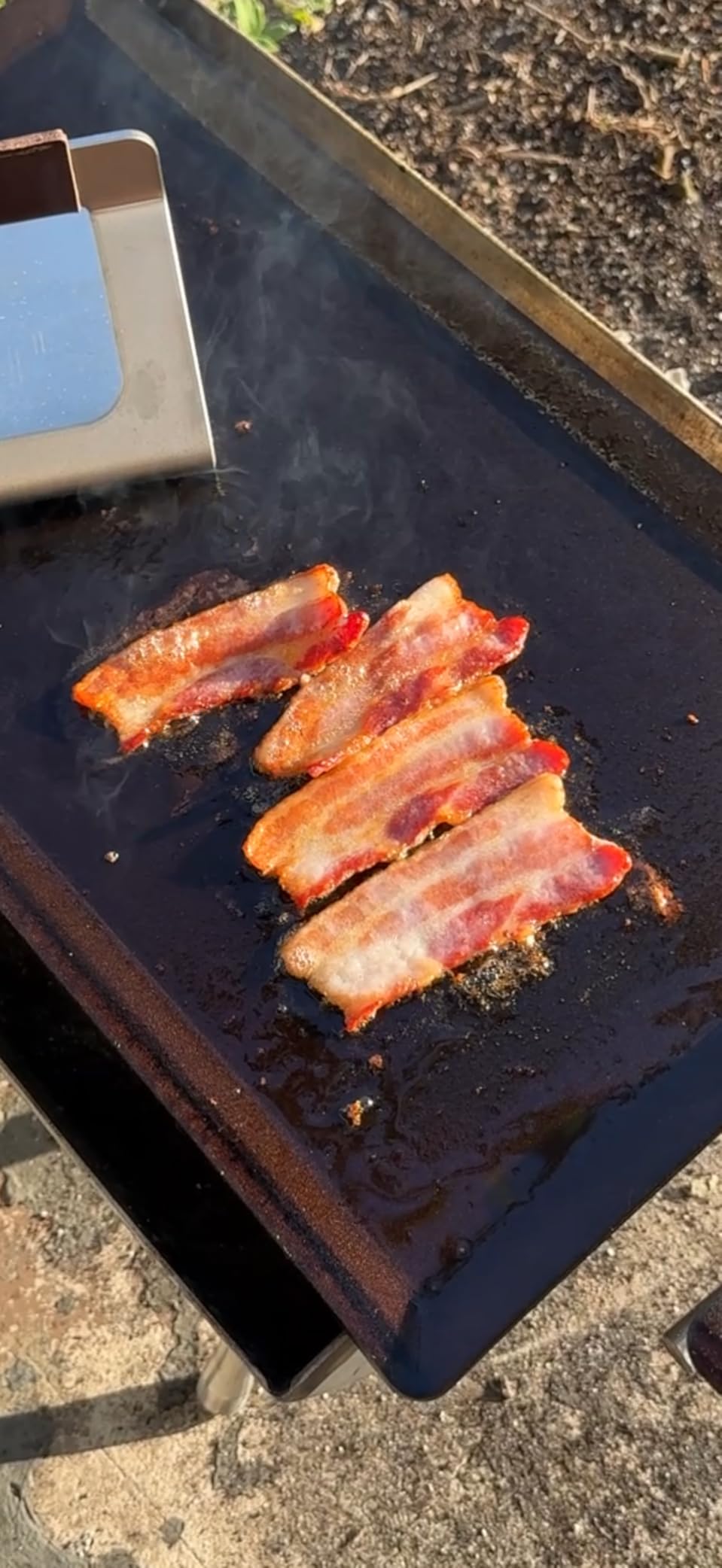Made In Cookware - Carbon Steel Griddle + Grill Press - Professional Cookware - Crafted in Sweden - Induction Compatible customer photo 2