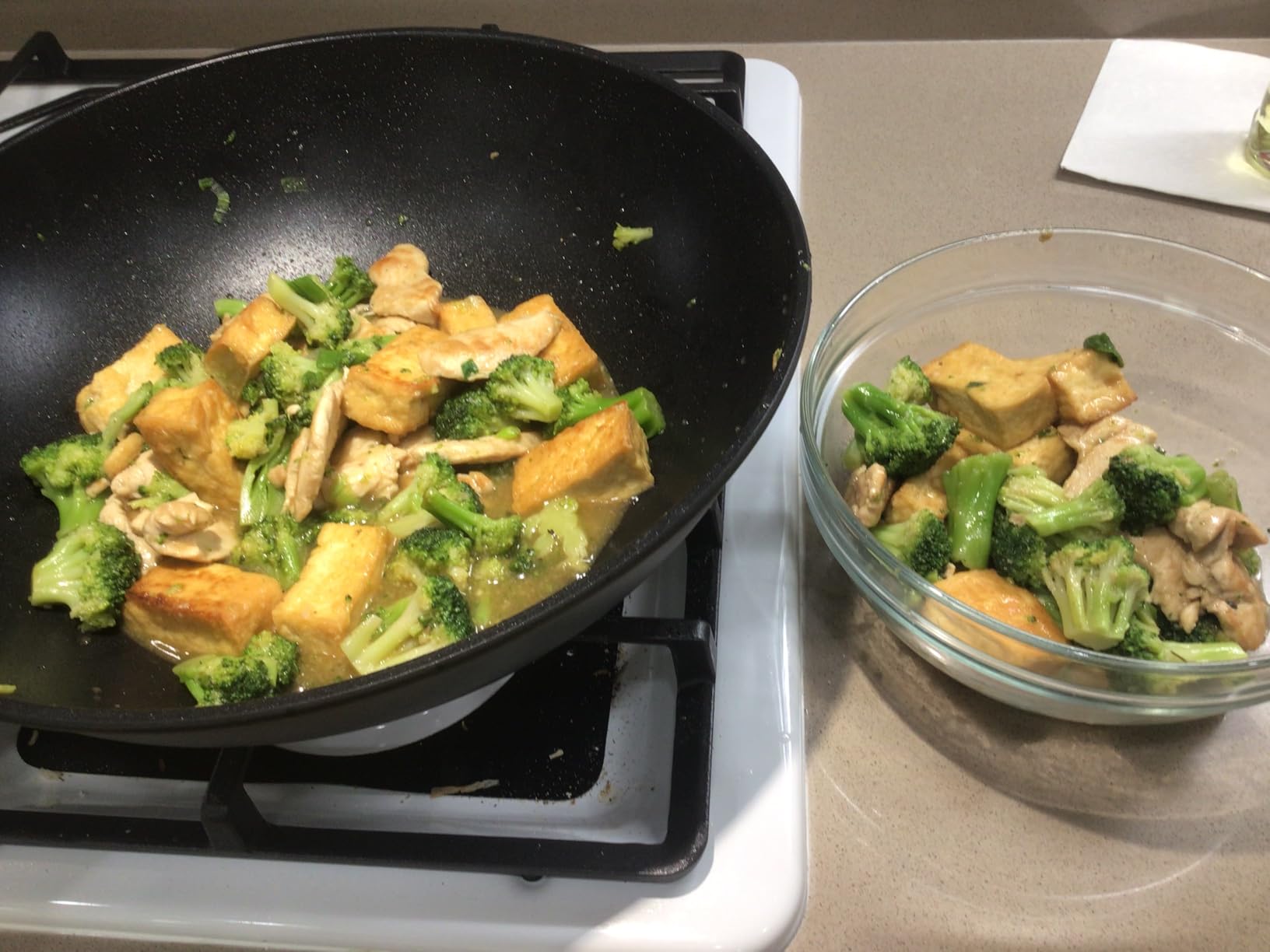 Teewe Carbon Steel Wok - 13 Inch Woks & Stir-fry Pans Nonstick, Wok Pan with Lid Spatula and Dish Brush: Pre-Seasoned Flat Bottom Chinese Woks for Induction, Electric, Gas, All Stoves customer photo 2