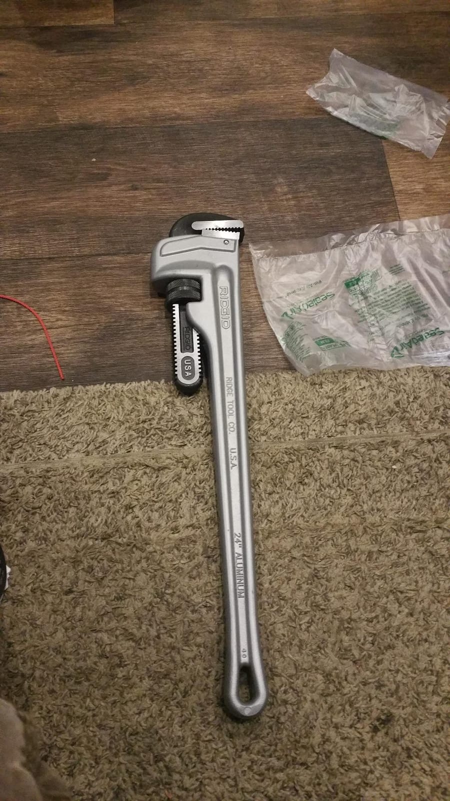 RIDGID 31105 Model 824 Aluminum Straight Pipe Wrench, 24-inch Plumbing Wrench customer photo 1