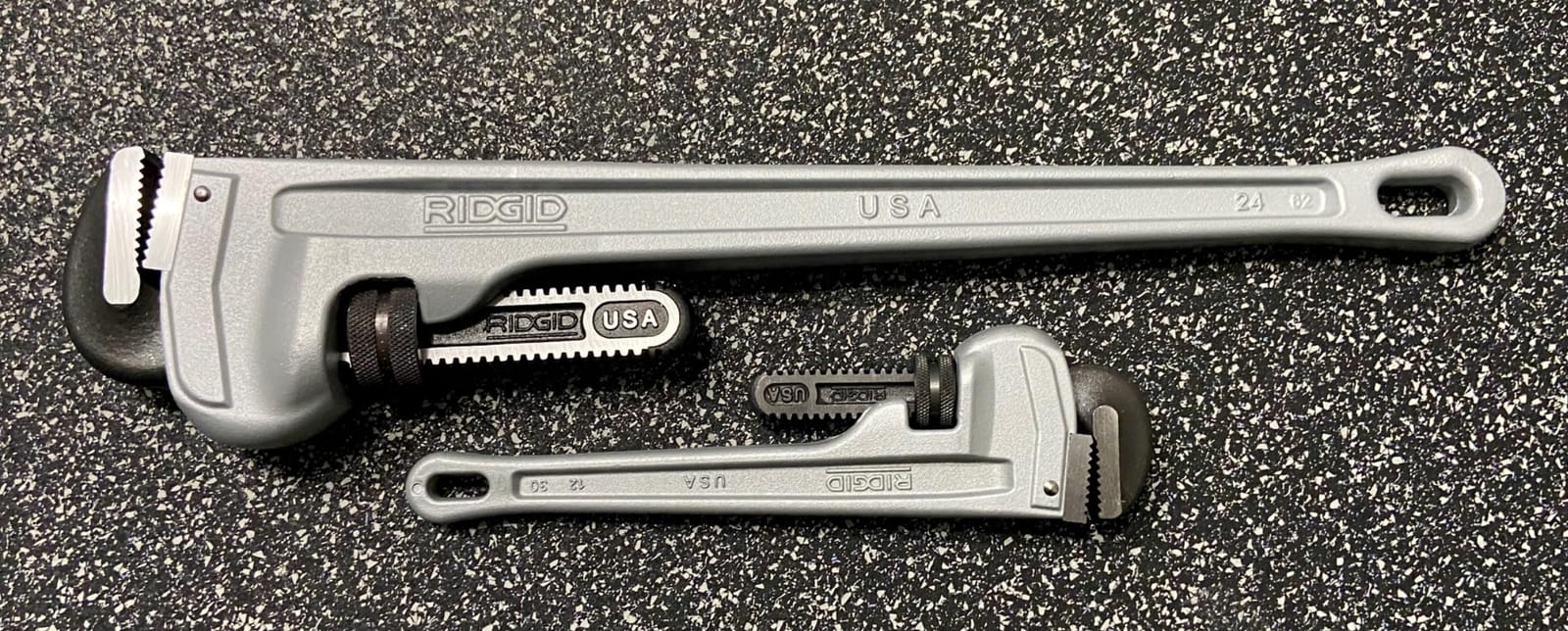 RIDGID 31105 Model 824 Aluminum Straight Pipe Wrench, 24-inch Plumbing Wrench customer photo 2