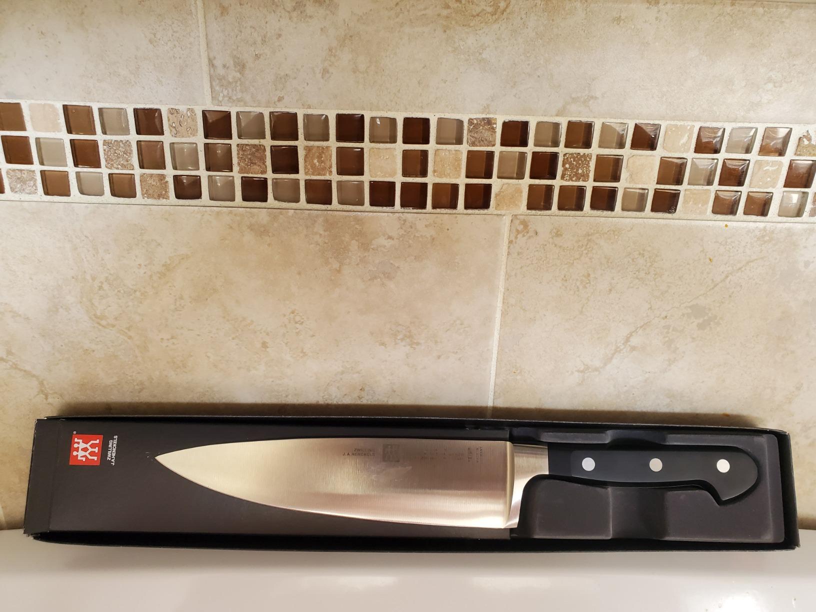 ZWILLING Professional S 8-inch Razor-Sharp German Chef's Knife, Made in Company-Owned German Factory with Special Formula Steel customer photo 1