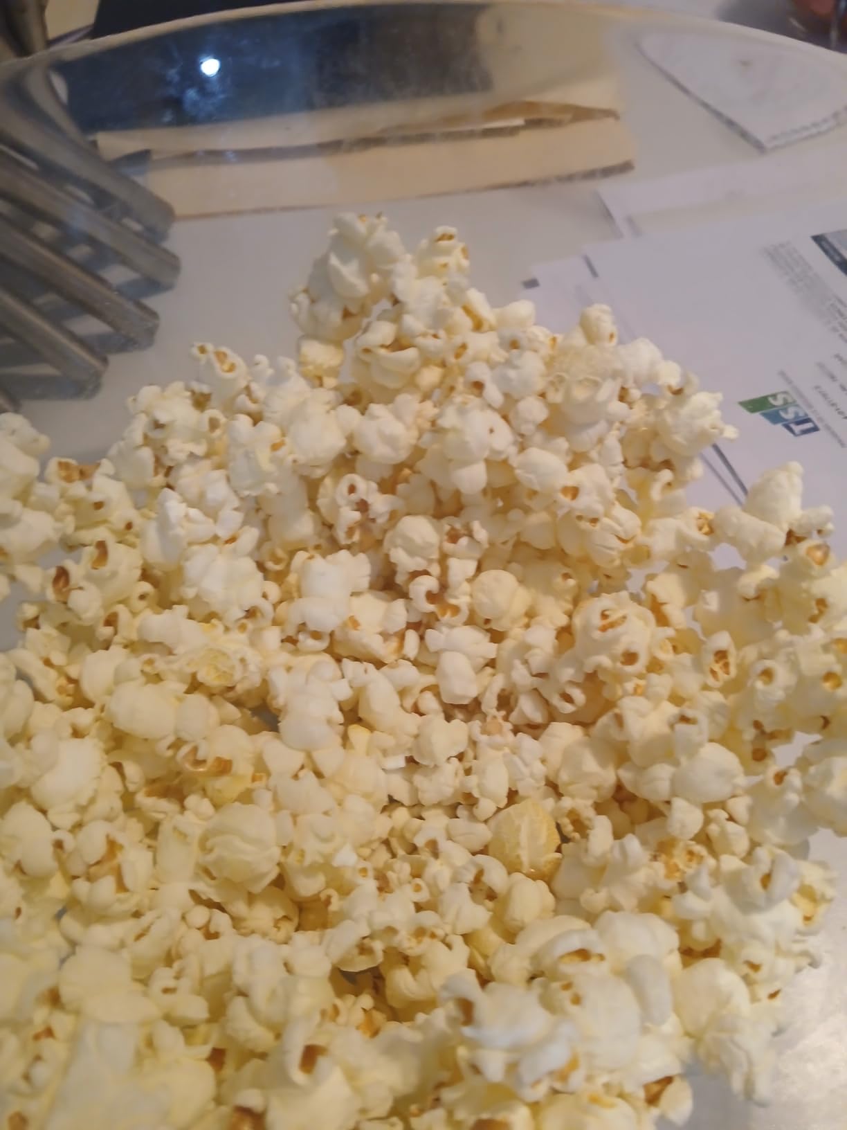 Presto 04820 PopLite Hot Air Popcorn Popper customer photo 1