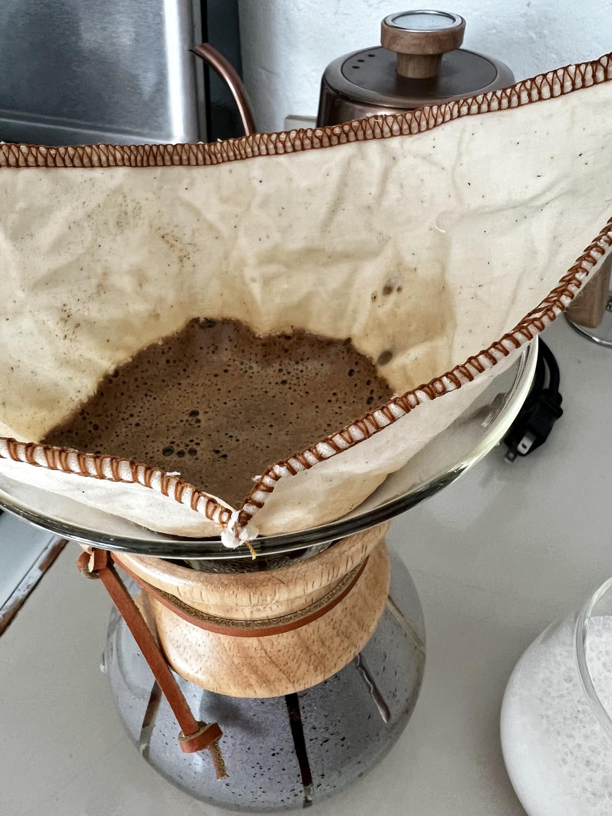 Chemex Pour-Over Glass Coffeemaker - Classic Series - 6-Cup - Exclusive Packaging customer photo 2