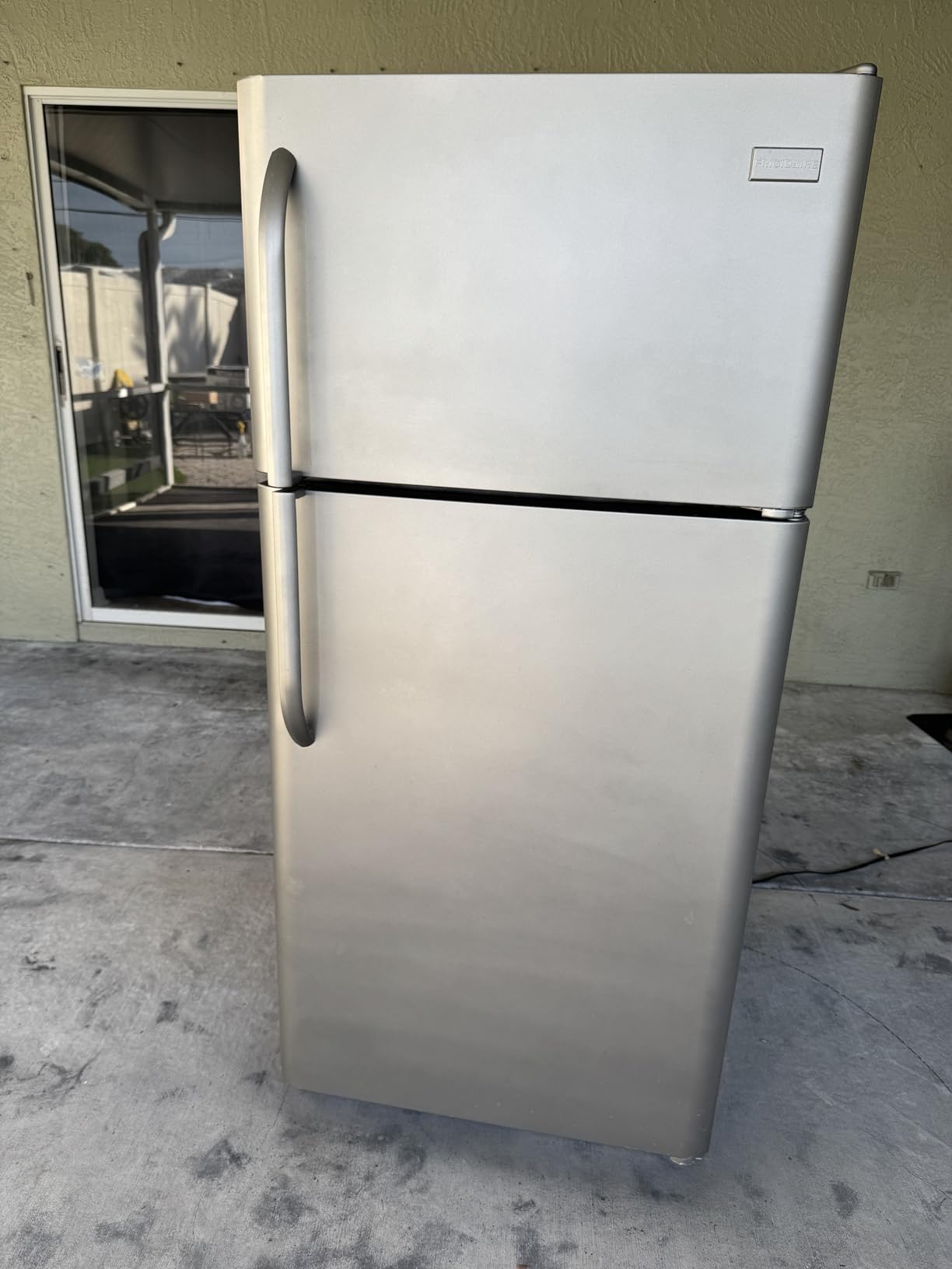 Rust-Oleum Appliance Epoxy White Spray Paint | Appliance Refinishing, Washable Finish, Moisture Resistant Coating, Refrigerators, Dishwashers, Cabinets, 12 Oz customer photo 2