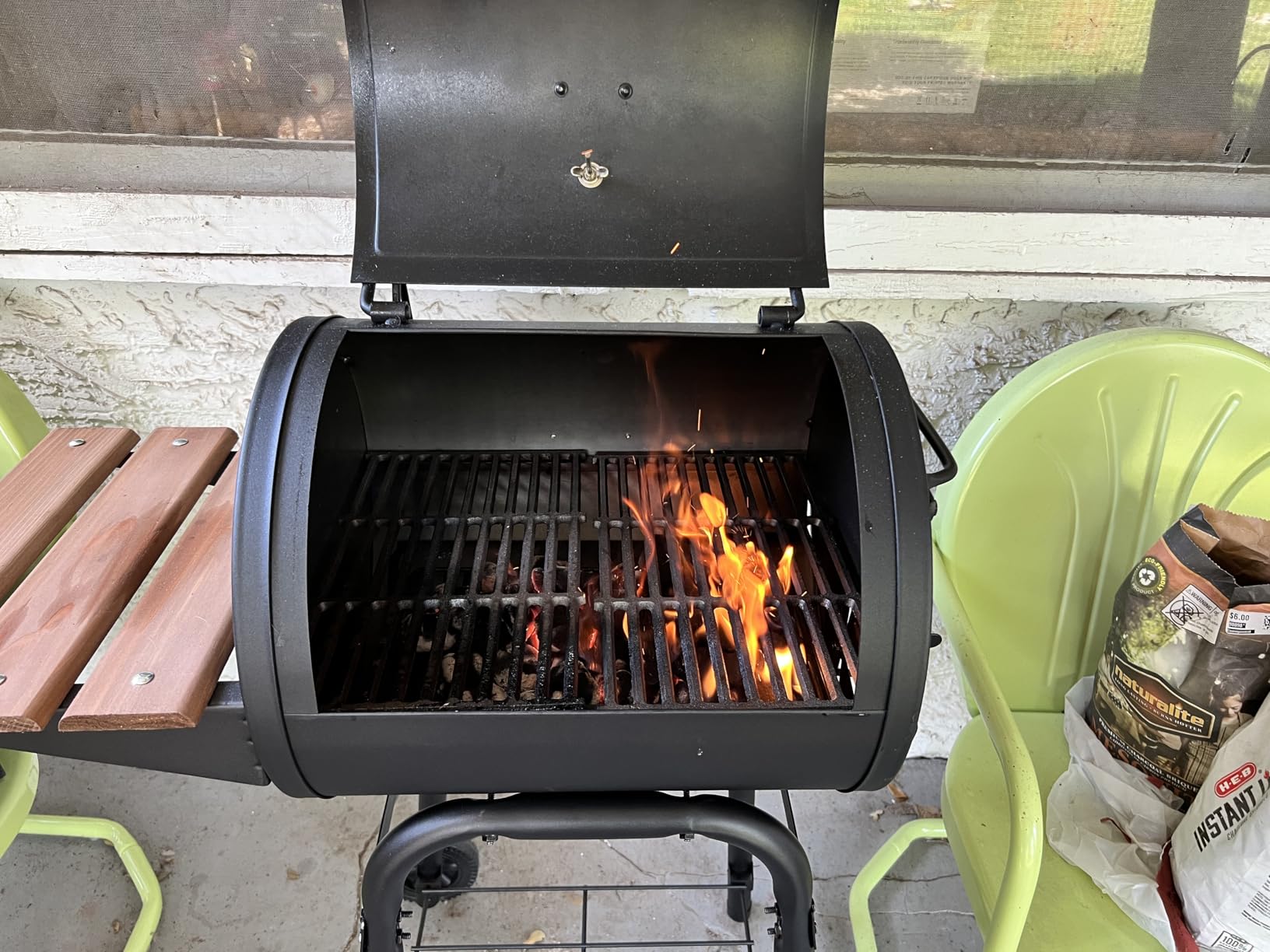 Char-Griller Patio Pro Charcoal Grill and Smoker with Cast Iron Grates, Premium Wood Shelf and Damper Control, 250 Cooking Square Inches in Black, Model E1515 customer photo 2