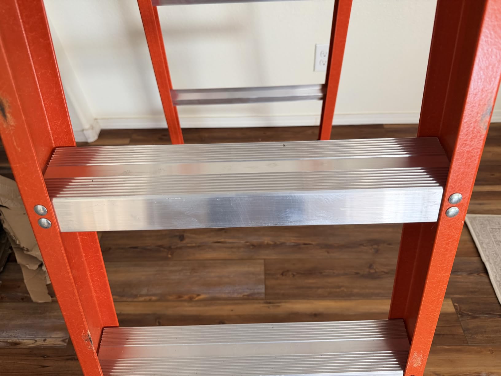 Louisville Ladder 6-Foot Fiberglass Step Ladder, 300-Pound Load Capacity, Type IA, FS1506 customer photo 1