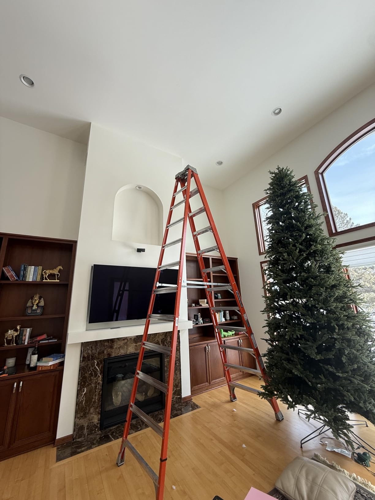 Louisville Ladder 6-Foot Fiberglass Step Ladder, 300-Pound Load Capacity, Type IA, FS1506 customer photo 2