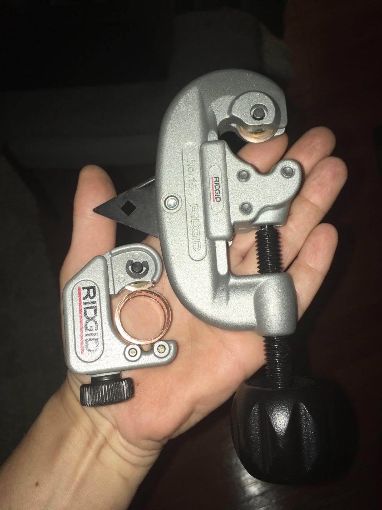 RIDGID 32985 Model 104 Close Quarters Tubing Cutter, 3/16-inch to 15/16-inch Tube Cutter customer photo 2