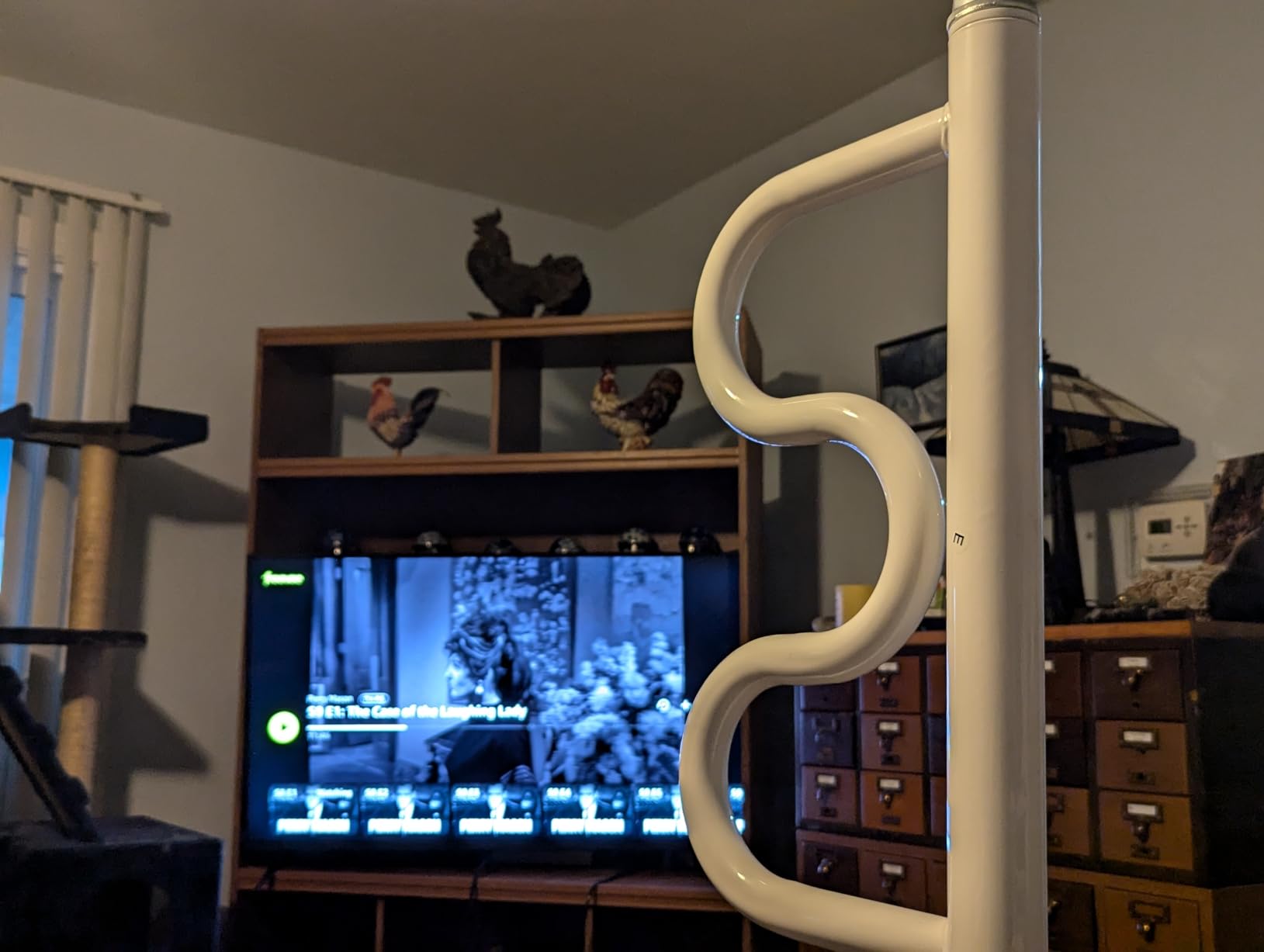 Stander Wonder Pole, Security-Pole and Curve Grab Bar, Tension Mounted Floor to Ceiling Transfer-Pole for Seniors, Elderly Adults, Bathroom Safety Assist and Stability Rail, White customer photo 1
