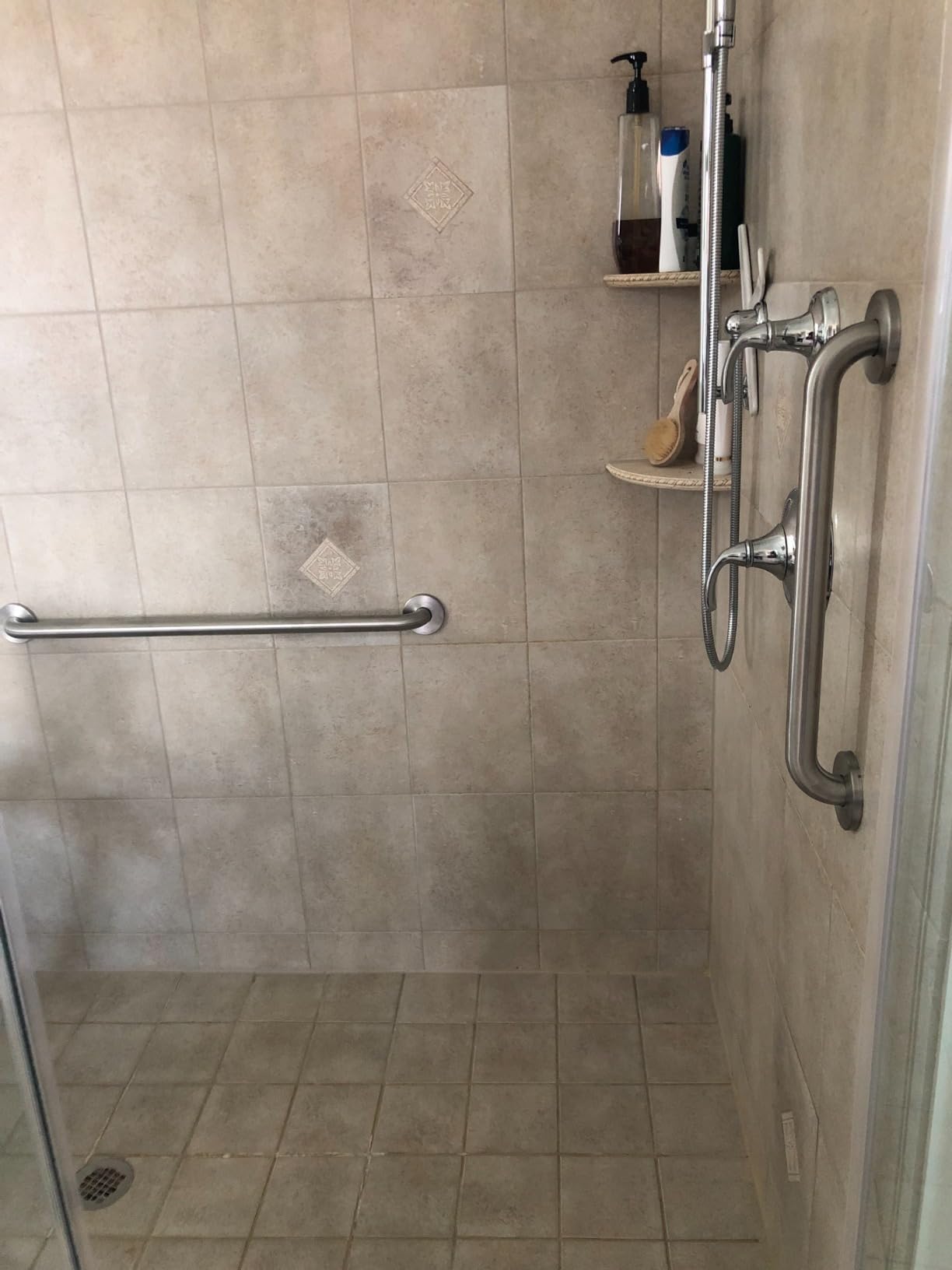 Moen Home Care Bathroom Safety 32 Inch Stainless Steel Handicap Grab Bar for Bathtub and Shower, Elderly Assistance Product with Concealed Screws, 8732 customer photo 1