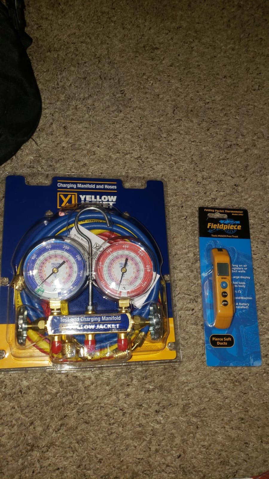Yellow Jacket Mechanical Manifold Gauge Set, 2 Valve, 3 Hoses, Vacuum Port Size 1/4 in 42004-1 Each customer photo 1