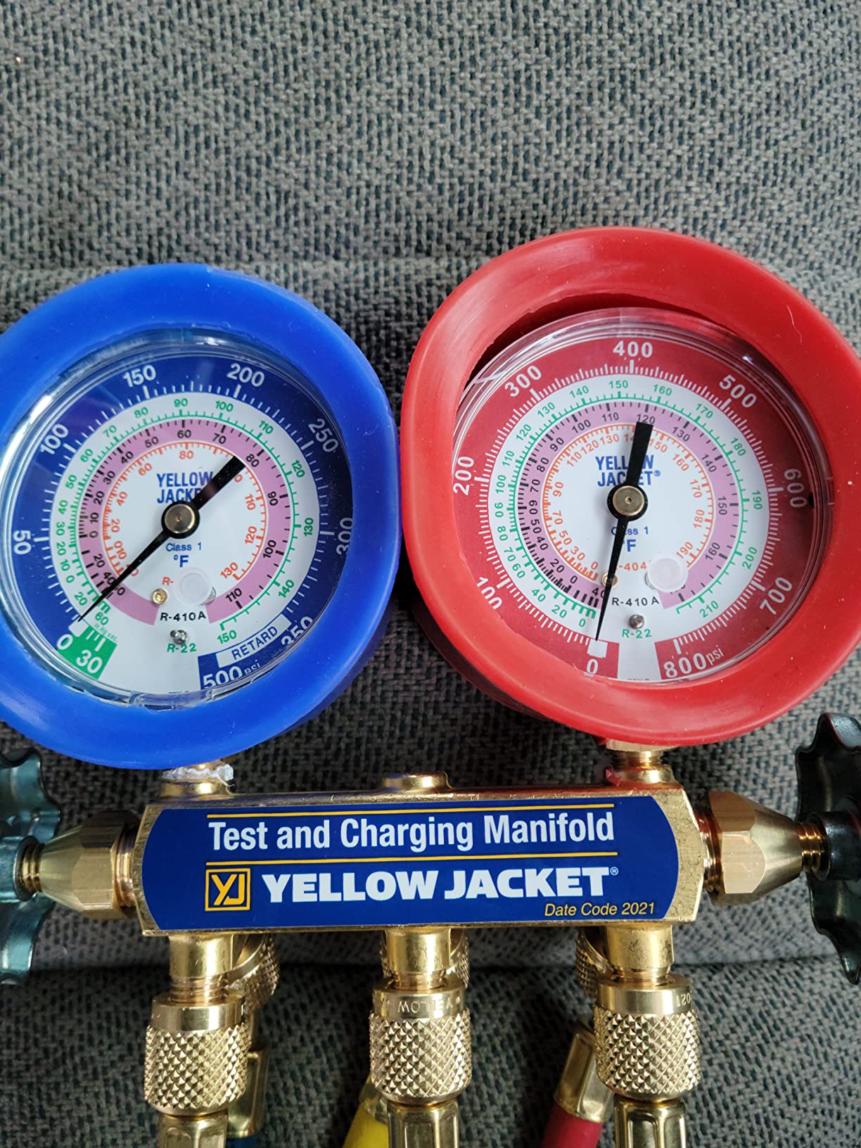 Yellow Jacket Mechanical Manifold Gauge Set, 2 Valve, 3 Hoses, Vacuum Port Size 1/4 in 42004-1 Each customer photo 2