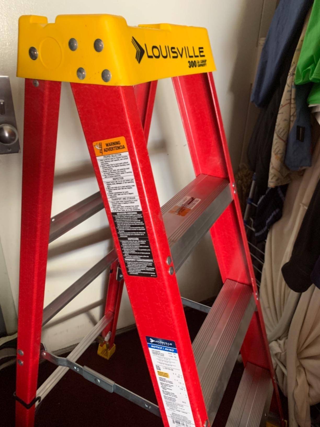 Louisville Ladder 4-Foot Fiberglass Step Ladder, 300-Pound Load Capacity, Type IA, L-3016-04 customer photo 2
