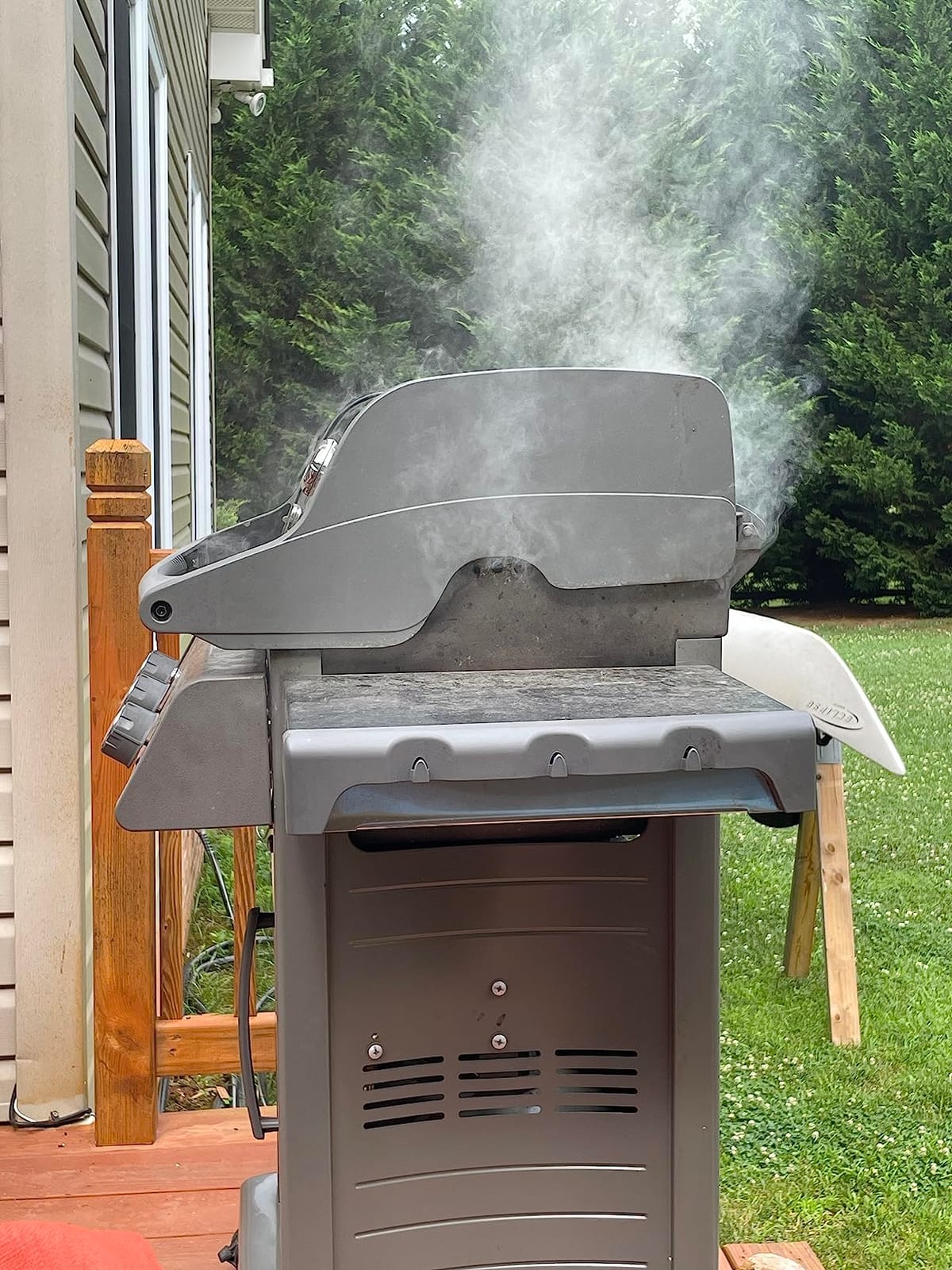 Weber Premium Universal Smoker Box, Stainless Steel | Infuse Meats, Veggies & More with Smoky Flavor, Easy-Fill Design, Fits Most Grill Sizes - Grill Accessory customer photo 1