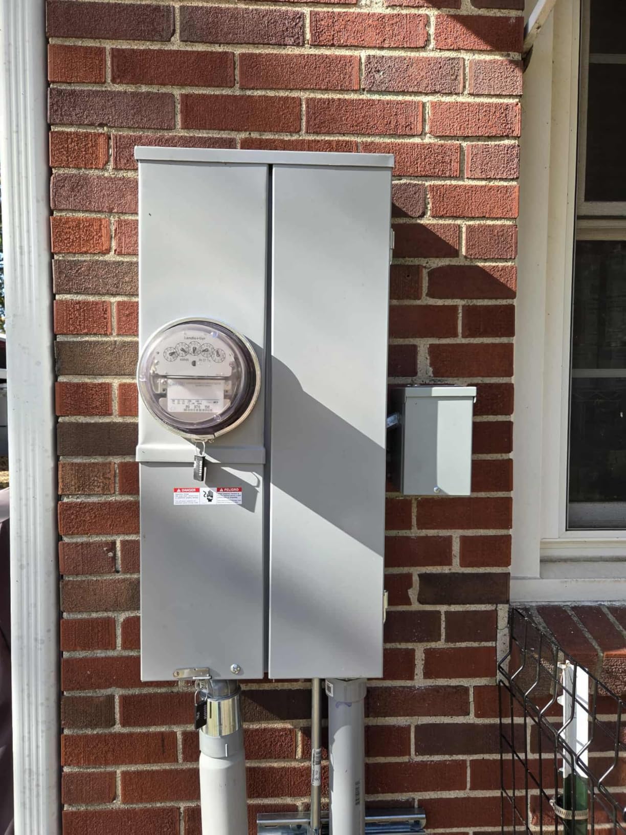Connecticut Electric EGSPI50 50A Rainproof Generator Power Inlet Box with Cover, CS6375, SS2-50P, Receptacle, Gray customer photo 1