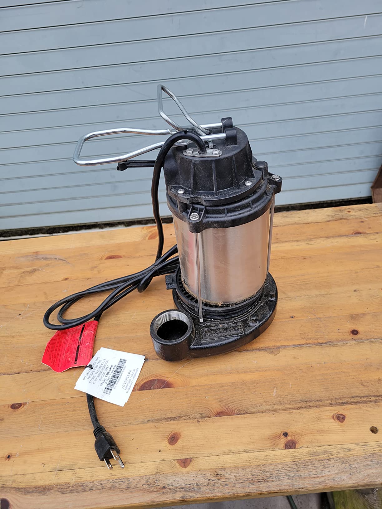 WAYNE CDU1000 1 HP Submersible Sump Pump - Cast Iron & Stainless Steel, Integrated Vertical Float Switch, 6,100 GPH, 5-Year Warranty, Assembled in USA customer photo 2