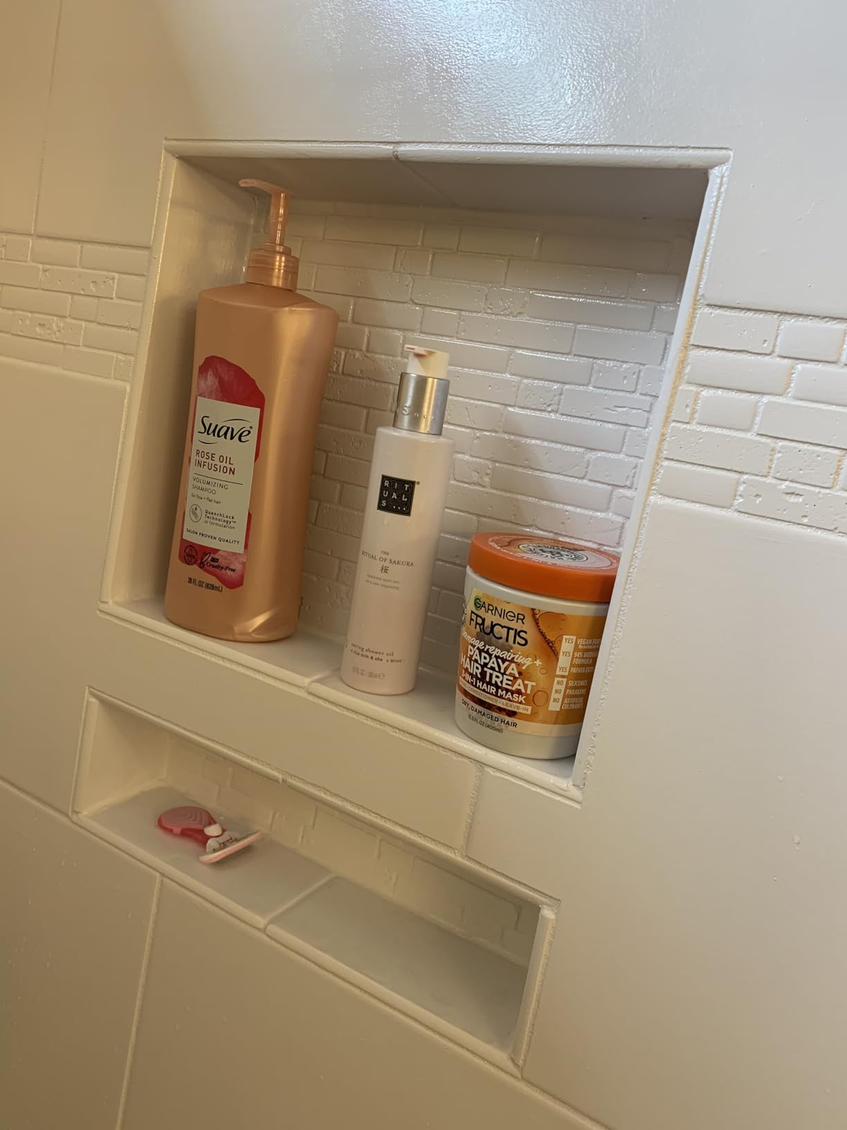 Rust-Oleum Appliance Epoxy Gloss White Paint | Appliance Refinishing, Washable Finish, Moisture Resistant Coating, Refrigerators Dishwashers Cabinets, Quart customer photo 2
