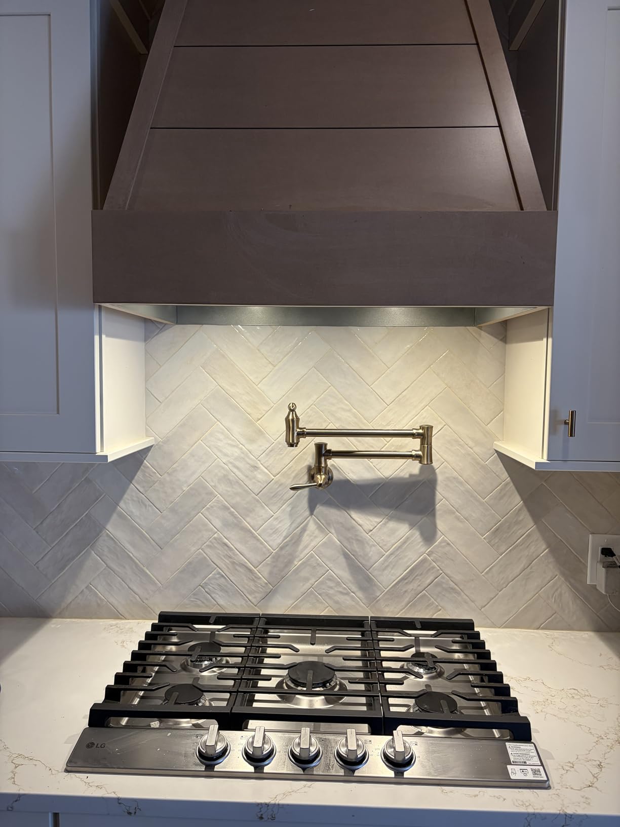 Delta Brushed Gold Traditional Pot Filler Kitchen Faucet, Wall Mount Kitchen Faucet, Champagne Bronze 1177LF-CZ customer photo 1