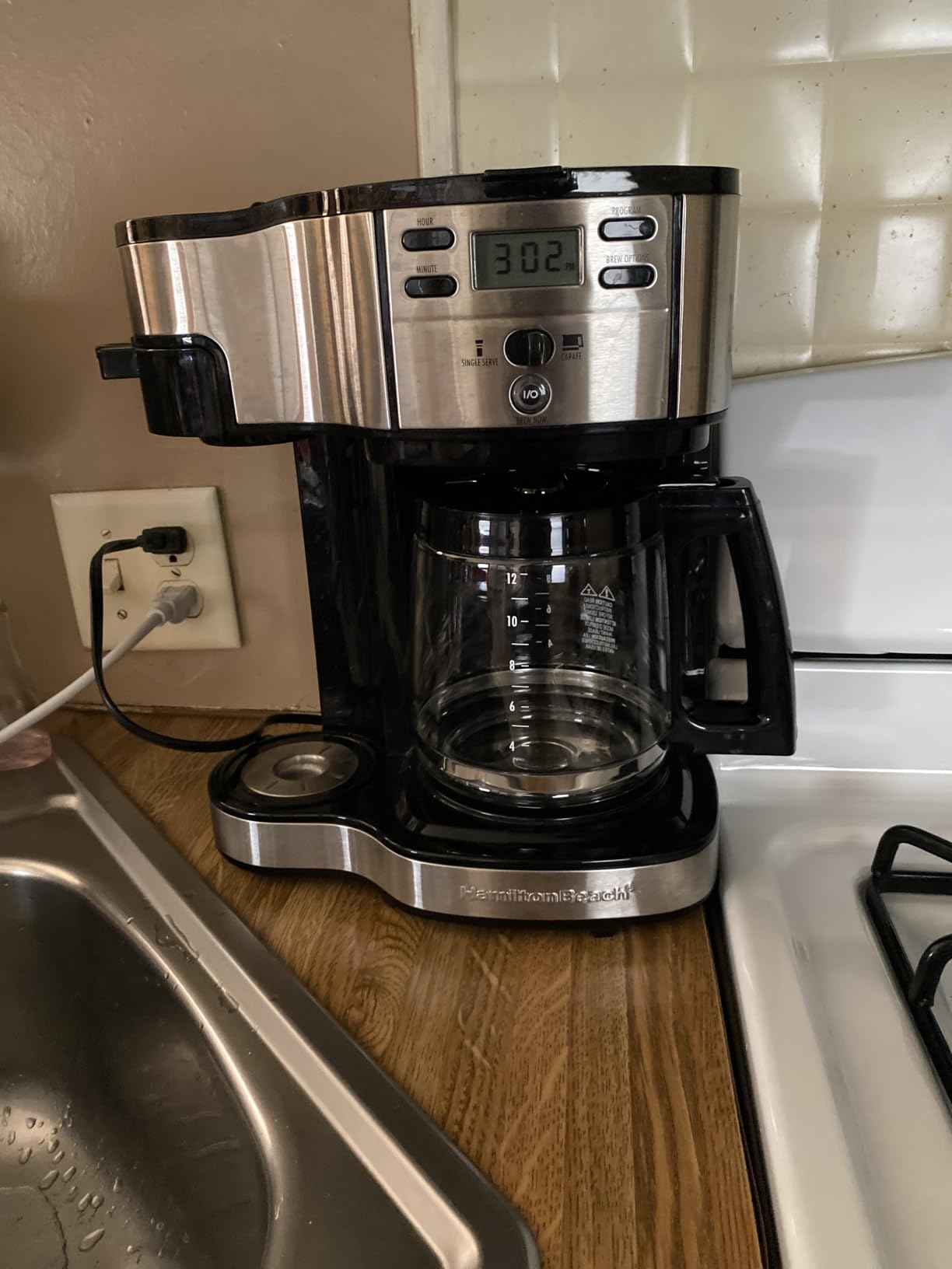 Hamilton Beach 2-Way Brewer Coffee Maker, Single-Serve and 12-Cup Pot, Black/Stainless Steel (49980A), Carafe customer photo 2