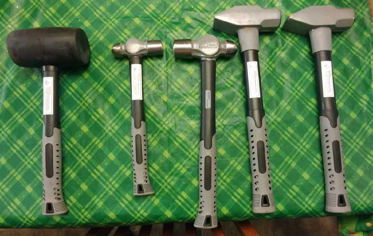 Titan 63125 5-Piece Hammer Set, Includes 16oz & 32oz Ball Pein, 32oz Sledge, 32oz Rubber Mallet, 3lb Sledgehammer, & 3lb Cross Pein, Shock Absorbing Fiberglass Handles with Textured Grips customer photo 2