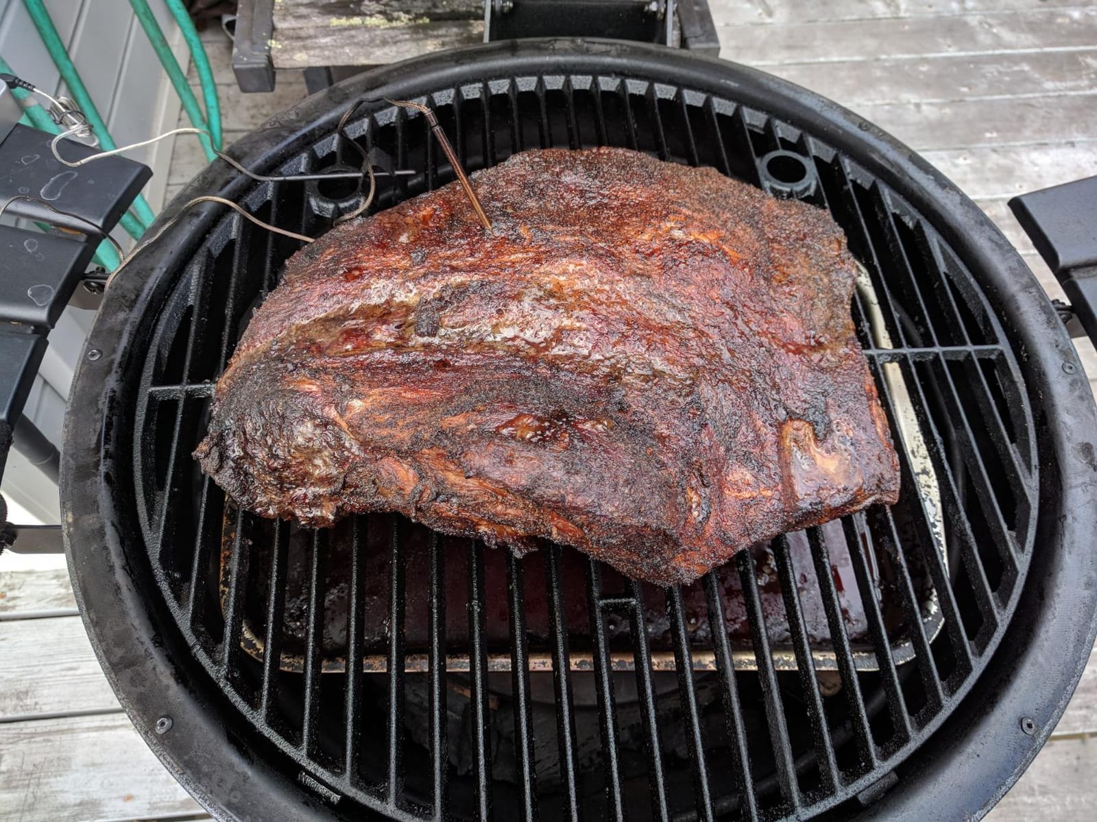 Char-Griller AKORN Kamado Charcoal Grill and Smoker with Cast Iron Grates, Warming Rack and Locking Lid with 445 Cooking Square Inches in Graphite, Model E16620 customer photo 2