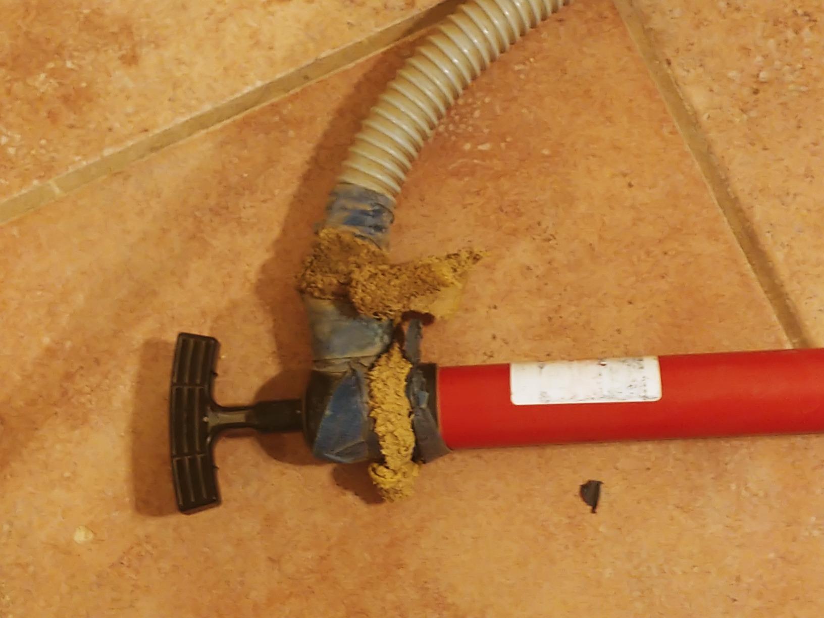 nVent KING INNOVATION 48024 Siphon King 24 in. Utility Hand Pump | 36 in. Hose, Manual Water Transfer Pump for Drainage, Irrigation & Liquid Removal customer photo 1
