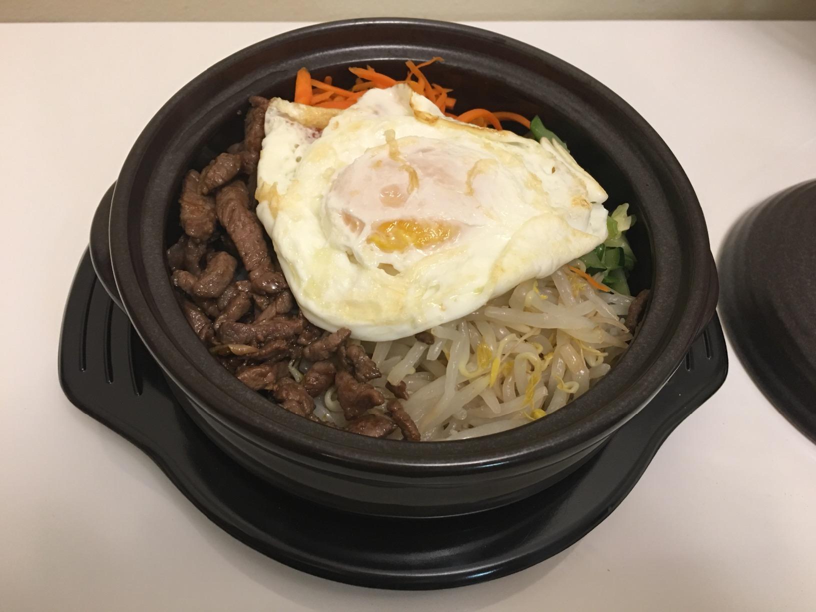 Crazy Korean Cooking Korean Stone Bowl (Dolsot), Sizzling Hot Pot for Bibimbap and Soup - Premium Ceramic (Medium with Lid) customer photo 2