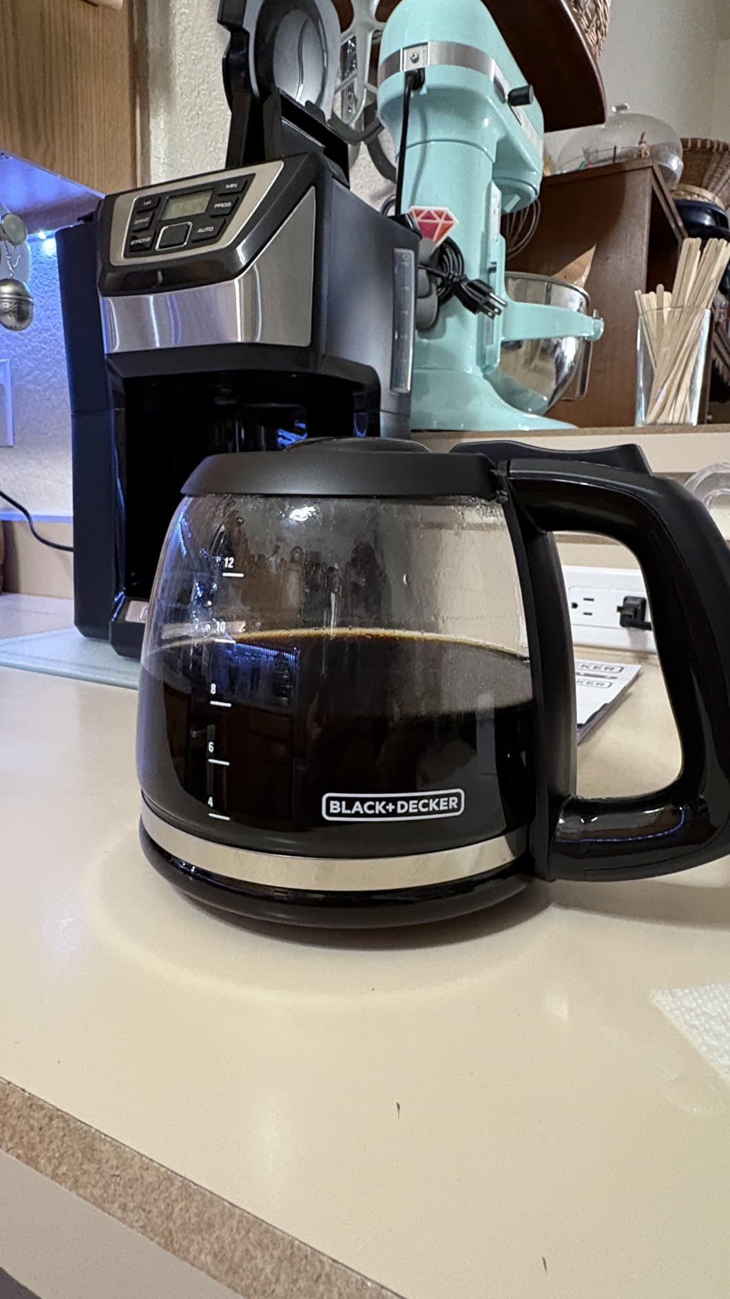 BLACK+DECKER 12-Cup Grind and Brew Coffee Maker with Built-in Grinder, Programmable Timer, and Sneak-A-Cup Feature customer photo 2