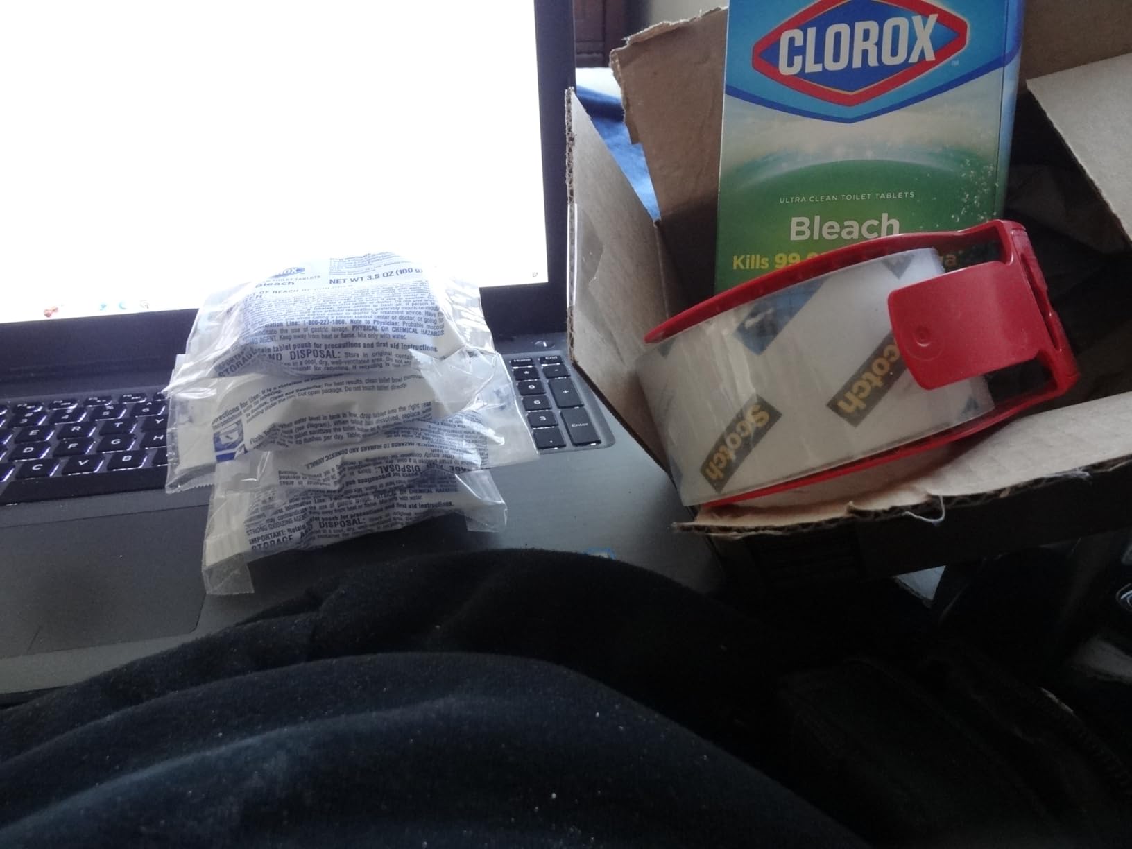 Clorox Ultra Clean Toilet Tablets Bleach 4 Count, 3.5 Ounces Each (Package May Vary) customer photo 2