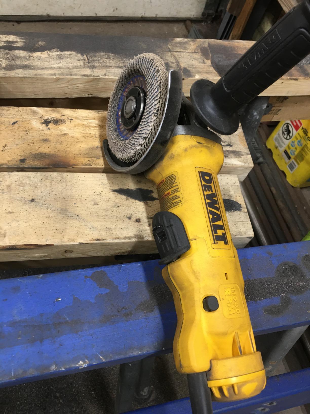 DEWALT Angle Grinder, 4.5 Inch, 11 Amp, 11,000 rpm, With Paddle Switch customer photo 1