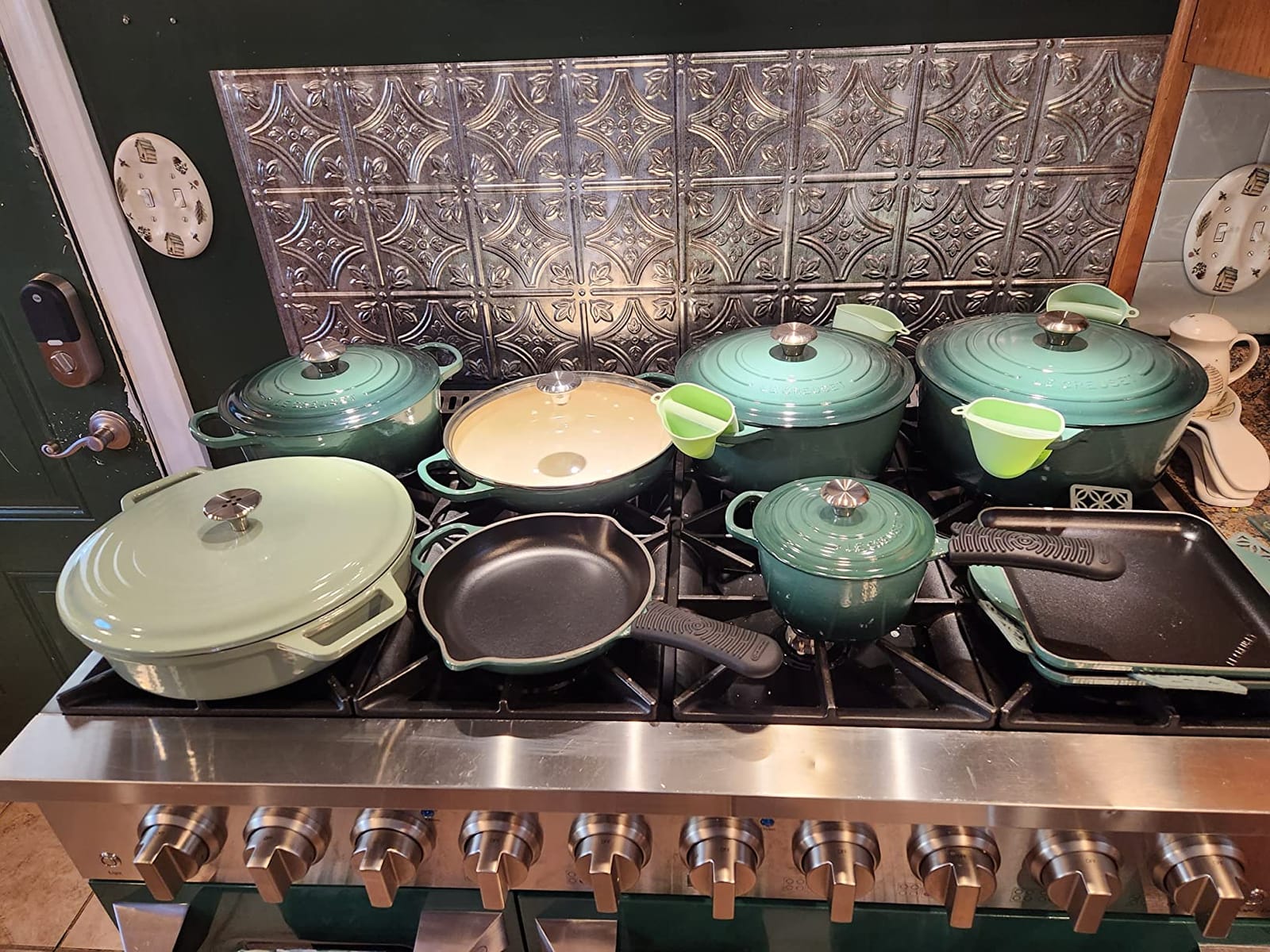 Le Creuset Enameled Cast Iron Round Dutch Oven, 7.25 qt., Flame customer photo 2
