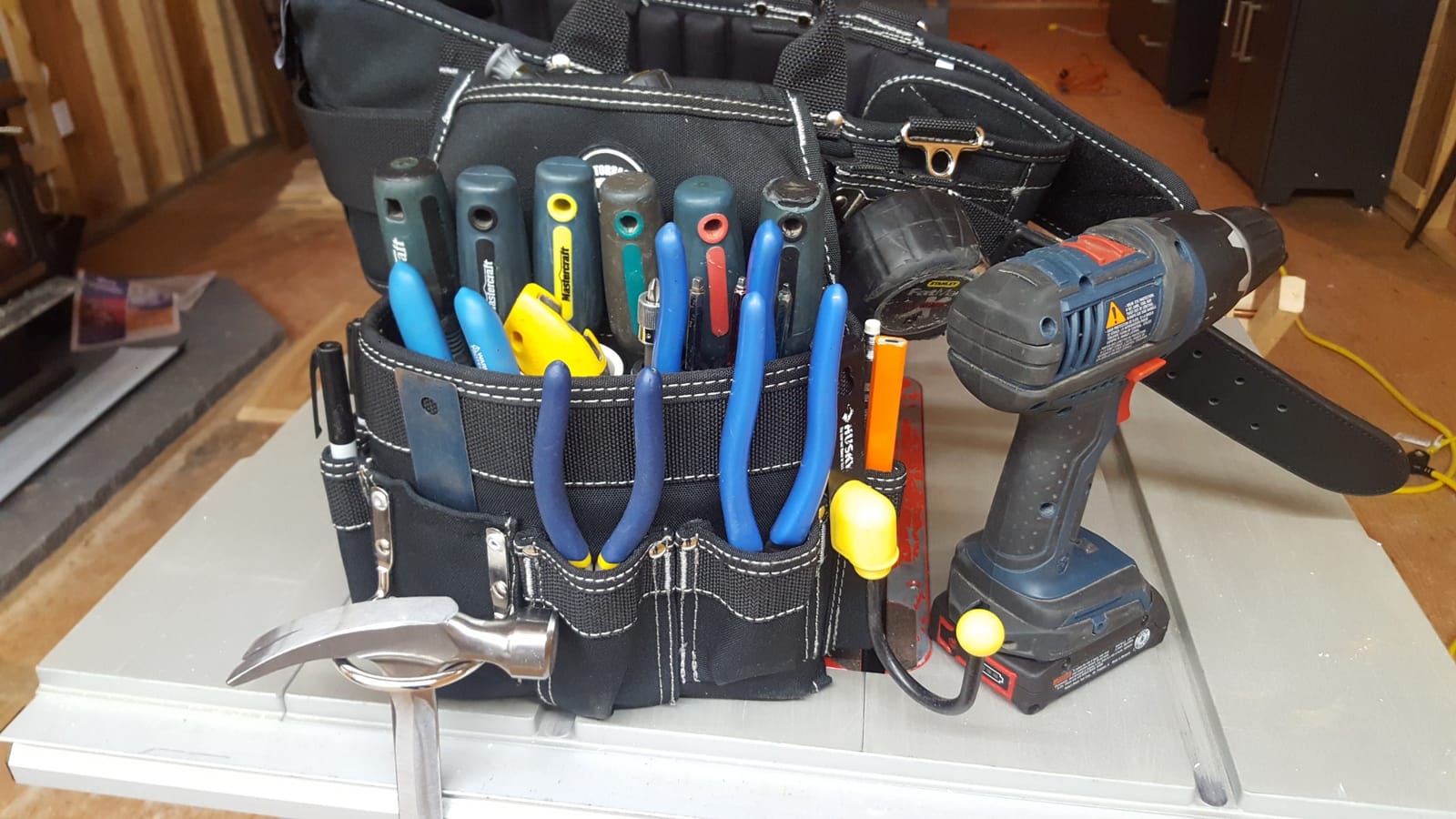 Gatorback B240 Professional Electrician Tool Belt Combo, Medium | Patented Ventilated Back Support System With Memory Foam, 27 Pockets & Slots, and Heavy-Duty Contractor-Grade Construction. customer photo 2