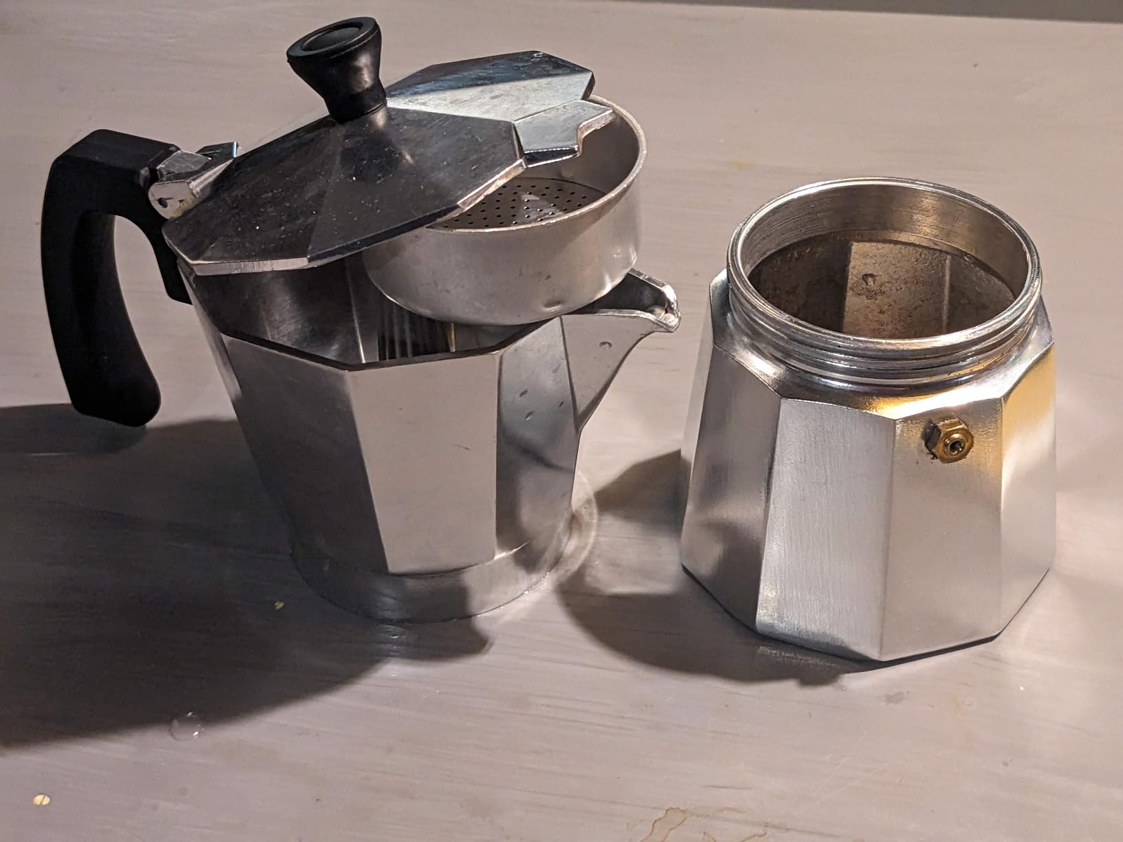 GROSCHE Milano Stovetop Espresso Maker Moka Pot 6 espresso Cup, 9.3oz Black customer photo 1