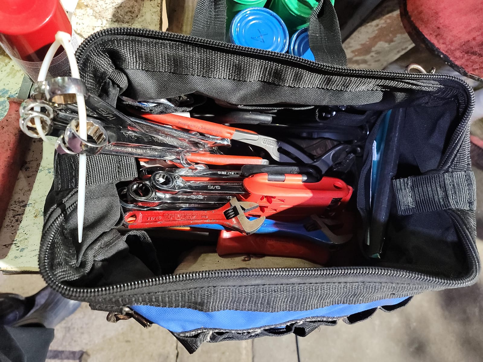 WORKPRO 16-inch Wide Mouth Tool Bag with Water-Proof Molded Base customer photo 2