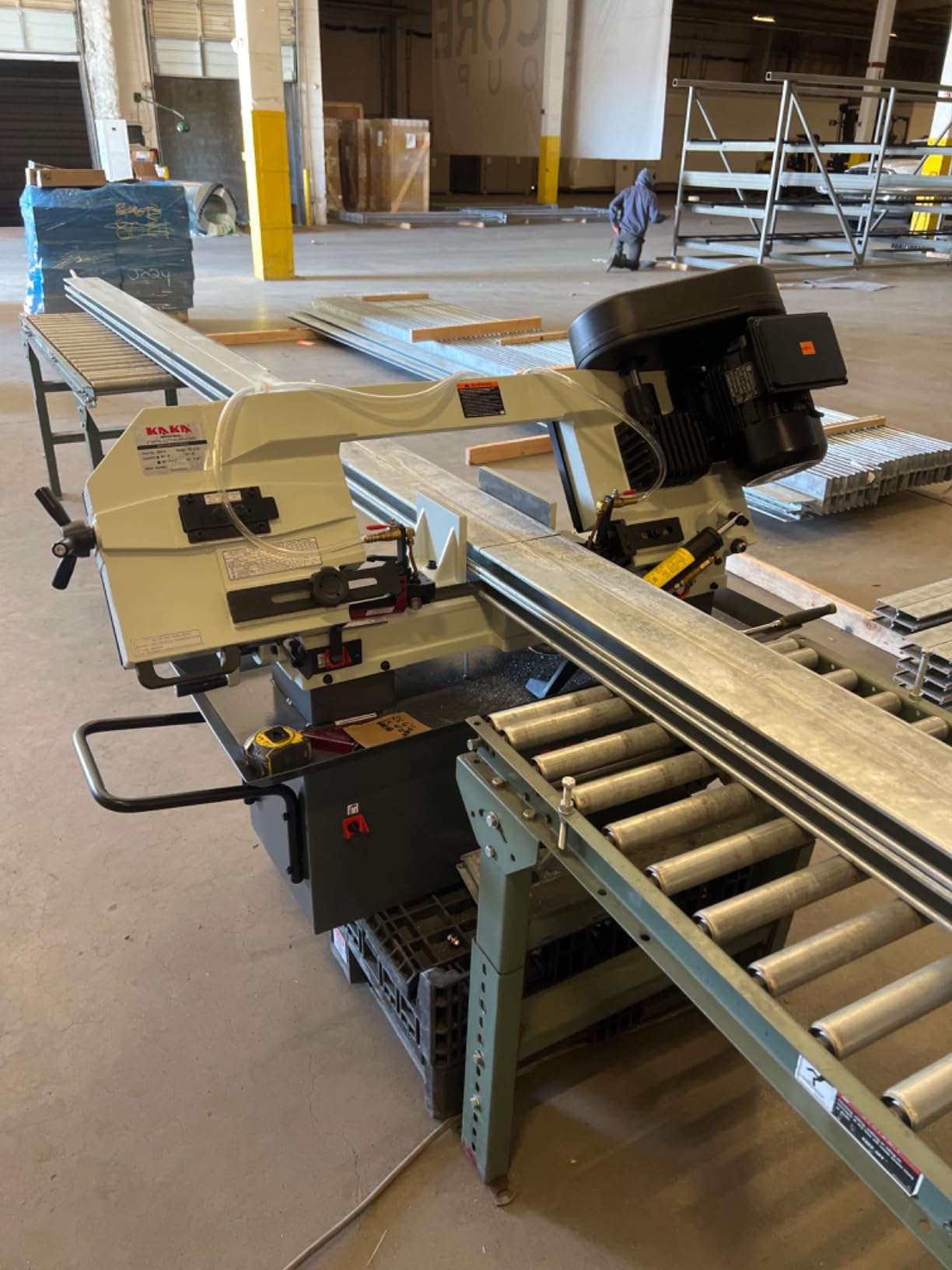 KAKA INDUSTRIAL Metal Band Saw, 7x12 Inch(178x305mm) Rectangular Cutting Capacity, 1.5HP Dual Voltage 115V/230V,Includes 3 Blades, Metal Horizontal Band Saw Hydraulic Feed, Steel Aluminum Alloy Bars customer photo 1
