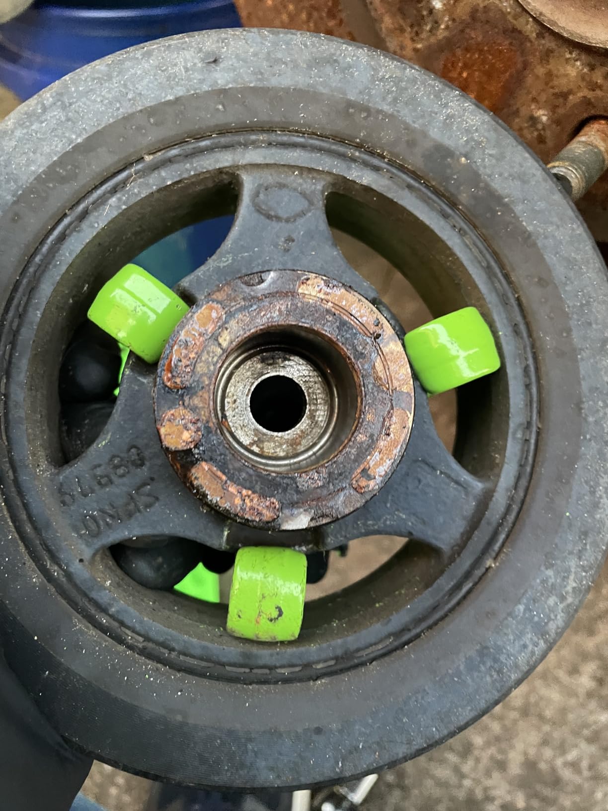 OEMTOOLS Harmonic Balancer Puller Kit, Adjustable 3-Jaw Puller Design | Spring-loaded Jaws, Comes in Storage Case, Removes Damper Pulleys in Tight Engine Compartments customer photo 1