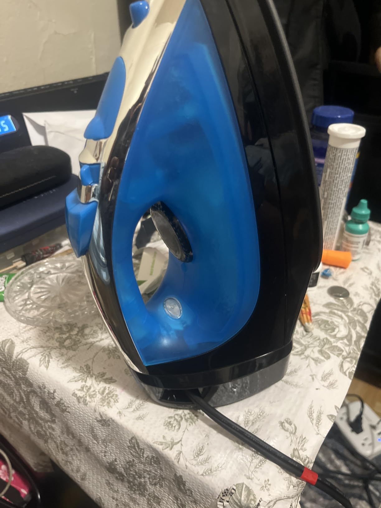 Sunbeam Turbo Steam Iron 1400W Quick Heat Stainless Steel Soleplate Shot of Steam Horizontal and Vertical 3 Way Auto Off 240ml Water Tank White Teal customer photo 1