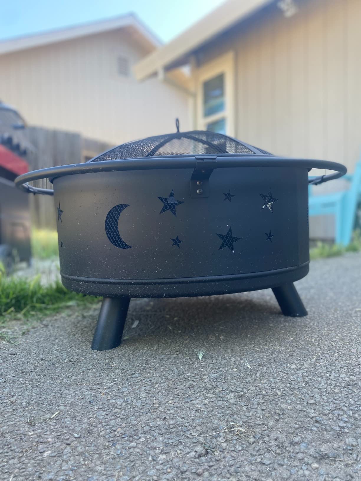 Fire Pit - 32-Inch Outdoor Wood Burning Firepit with Screen, Poker, and Cover - Outdoor Fire Pits for Backyard, Deck, or Patio by Pure Garden (Black) customer photo 1