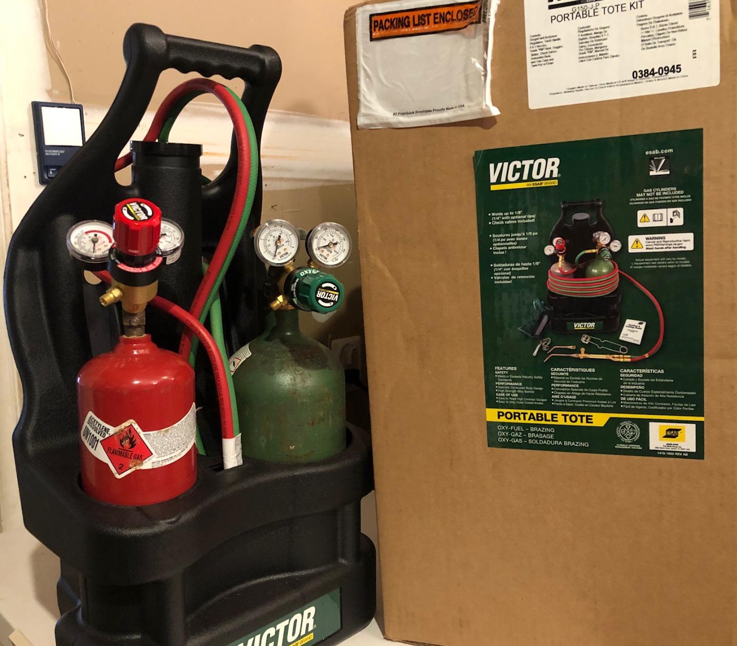 ESAB Victor 0384-0945 G150 J-P Light Duty Gas Welding Outfit Tote Kit Without Tanks, R150-200/R150-540 Gas Regulators, 103-01FP Torch Handle, Striker, 12.5' - 3/16