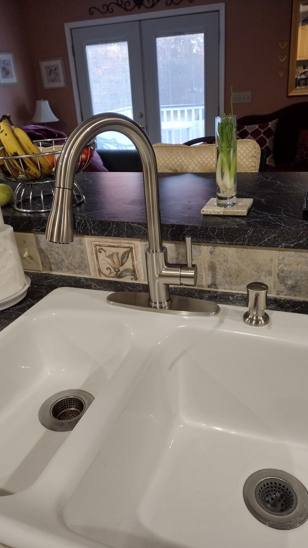 WEWE High-Arc Pull-Down Kitchen Faucet, Brushed Nickel, 3-Mode Sprayer customer photo 1