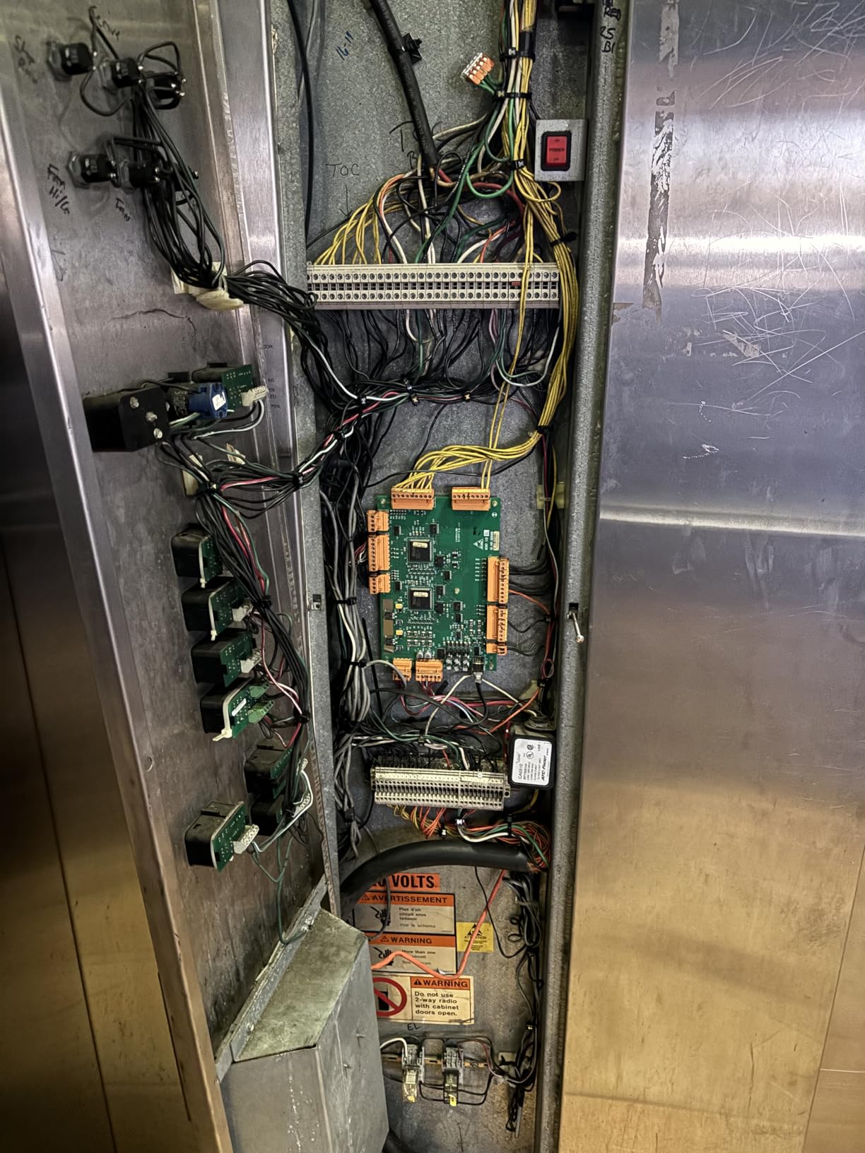 Dinkle Assembly DK6N 10 Gang Box Connector DIN Rail Terminal Blocks, 8-20 AWG, 50 Amp, 600 Volt Separate Circuits UL Recognized customer photo 1