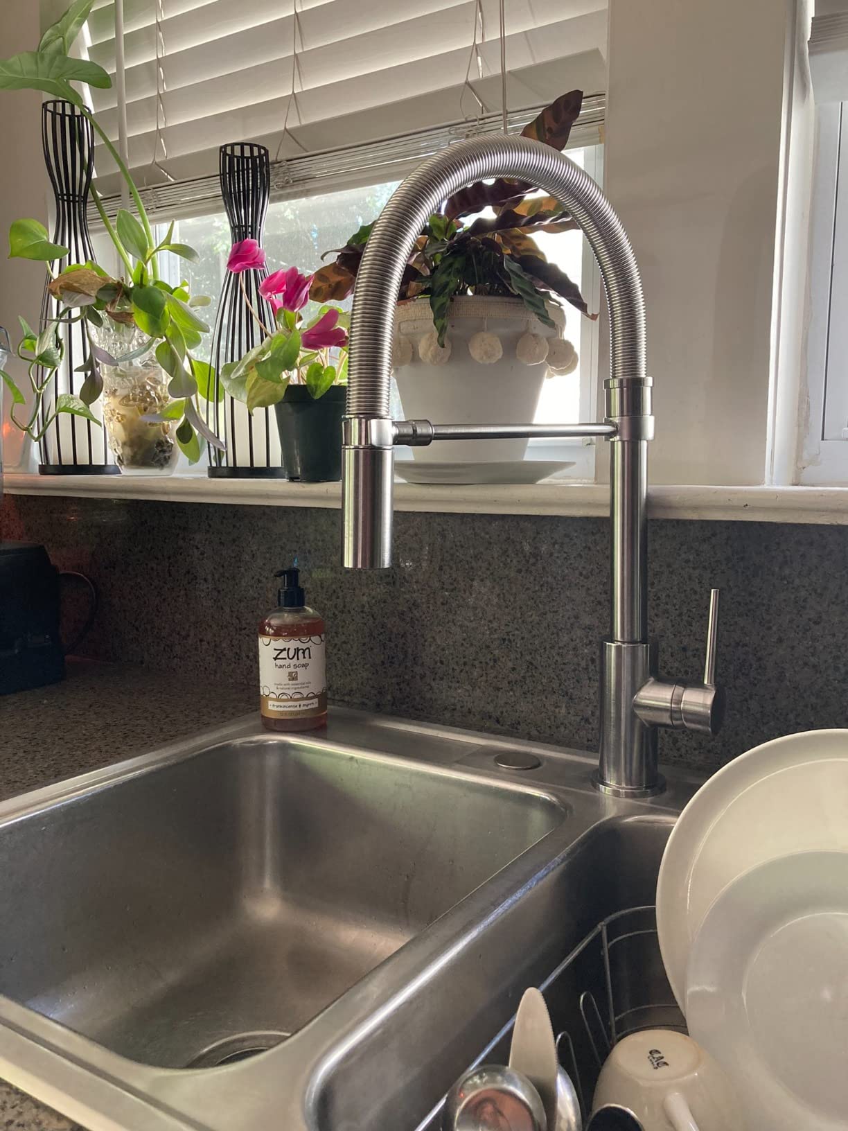 Delta Faucet Trinsic Pro Commercial Style Kitchen Faucet Chrome with Pull Down Sprayer, Magnetic Docking, 9659-DST customer photo 1