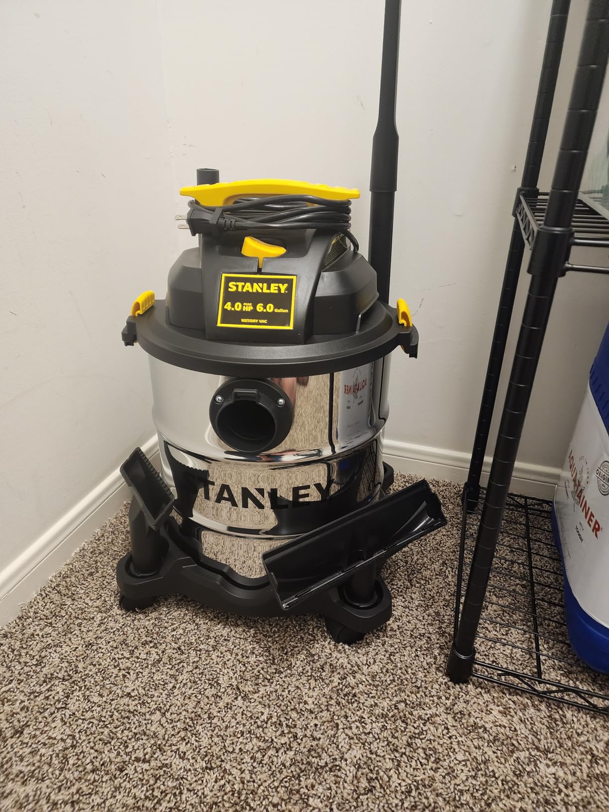 STANLEY SL18116 Wet/Dry Vacuum, 6 Gallon, 4 Horsepower, Stainless Steel Tank, 4.0 HP, Silver+Yellow customer photo 1