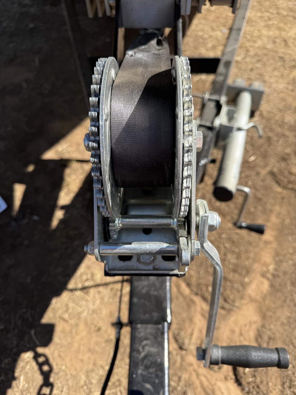 Camco 2000lb Boat Trailer Winch - Manual Hand Crank Boat Winch with 20-Foot Strap & 2-Way Ratchet customer photo 2