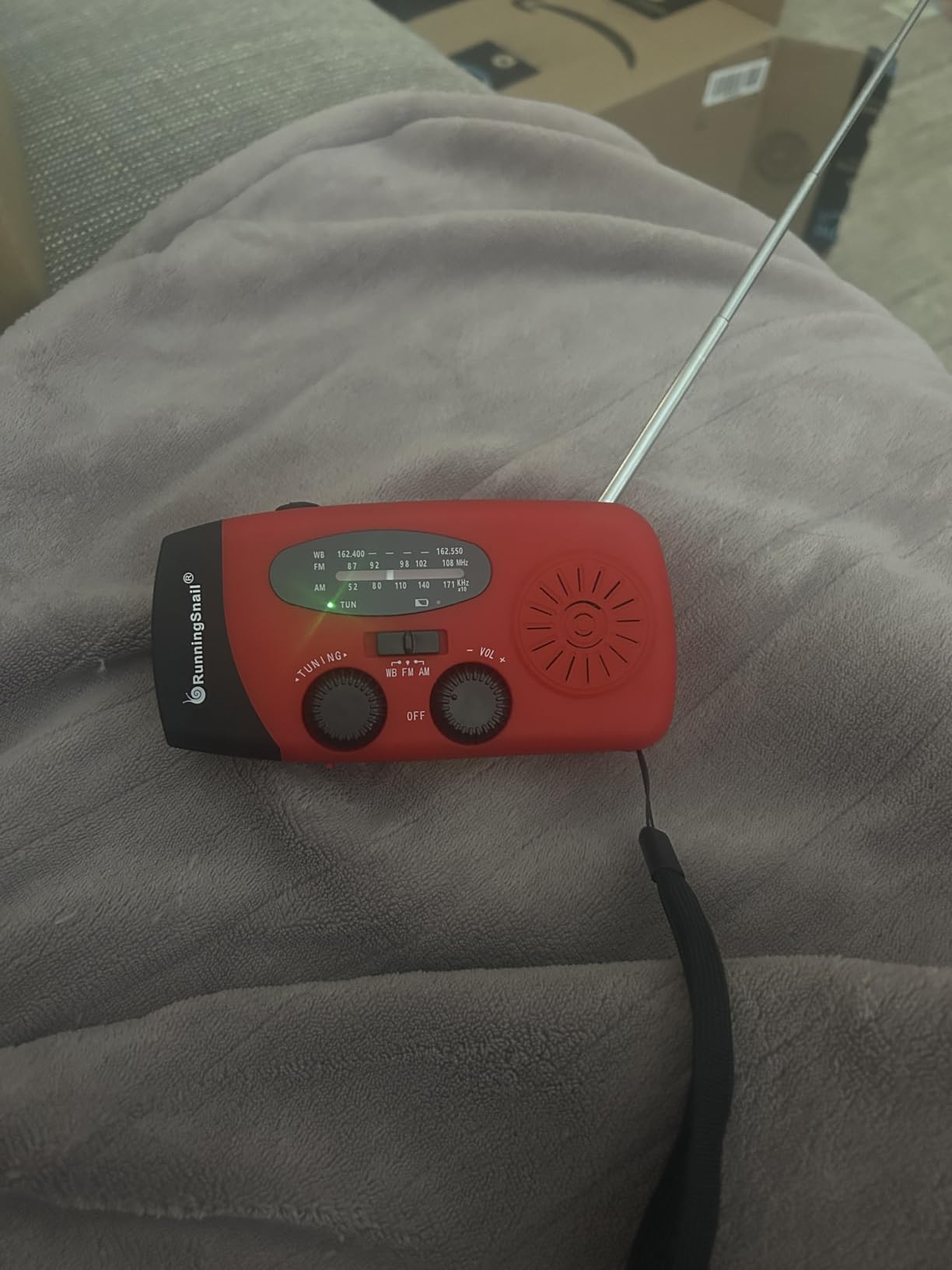 Hand Crank Radio with LED Flashlight, 2000mAh NOAA AM FM Emergency Radio customer photo 2
