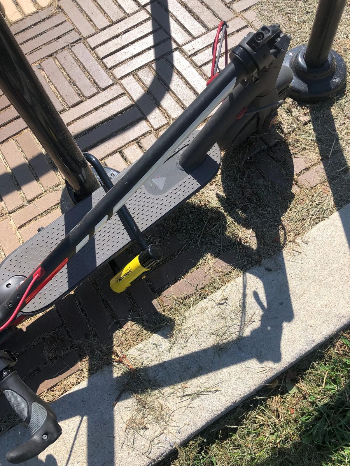 Kryptonite New York Long Shackle Bike U-Lock, Heavy Duty Anti-Theft Security Bicycle Lock Sold Secure Gold, 16mm Long Shackle with Keys, Ultimate Security Lock for Bicycles E-Bikes Scooters customer photo 2