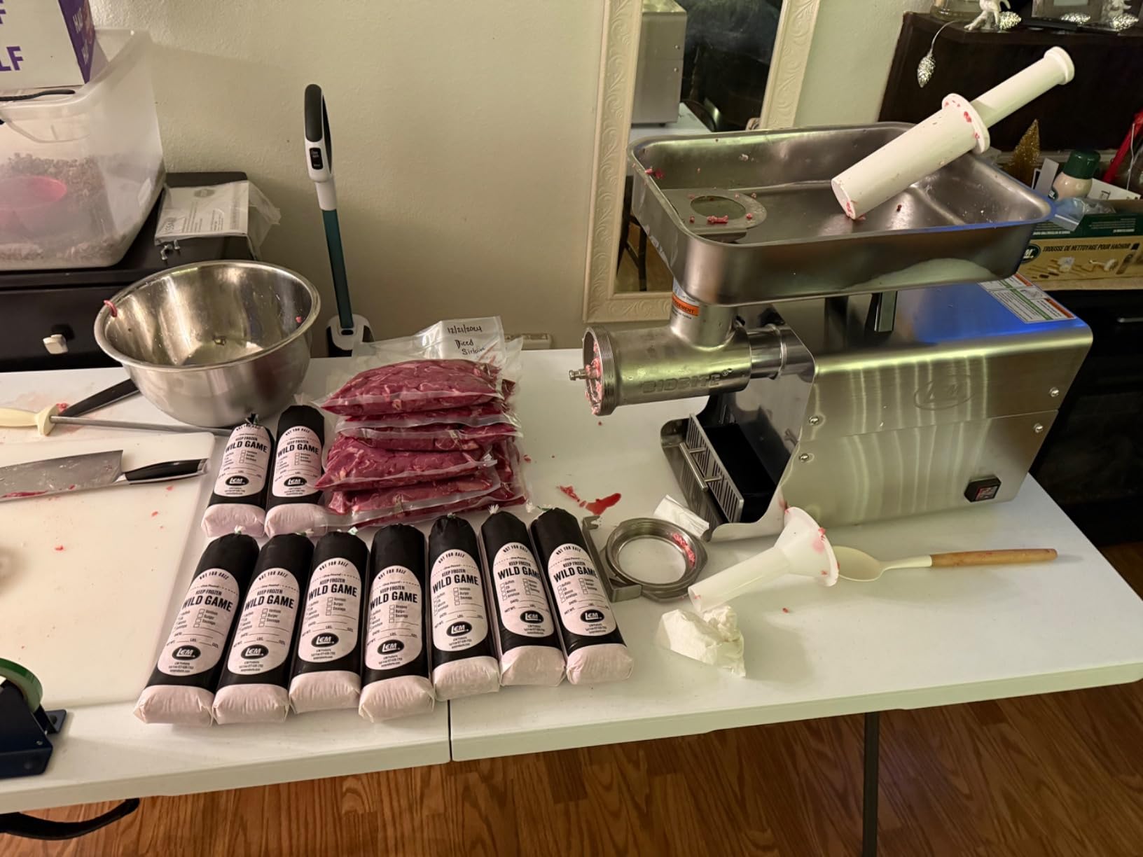 LEM Products BigBite #22 Meat Grinder, 1.0 HP Commercial-Quality Stainless Steel Electric Meat Grinder for Home Use, Heavy-Duty Food Processor for Grinding, Sausage Stuffing, Cooking customer photo 1