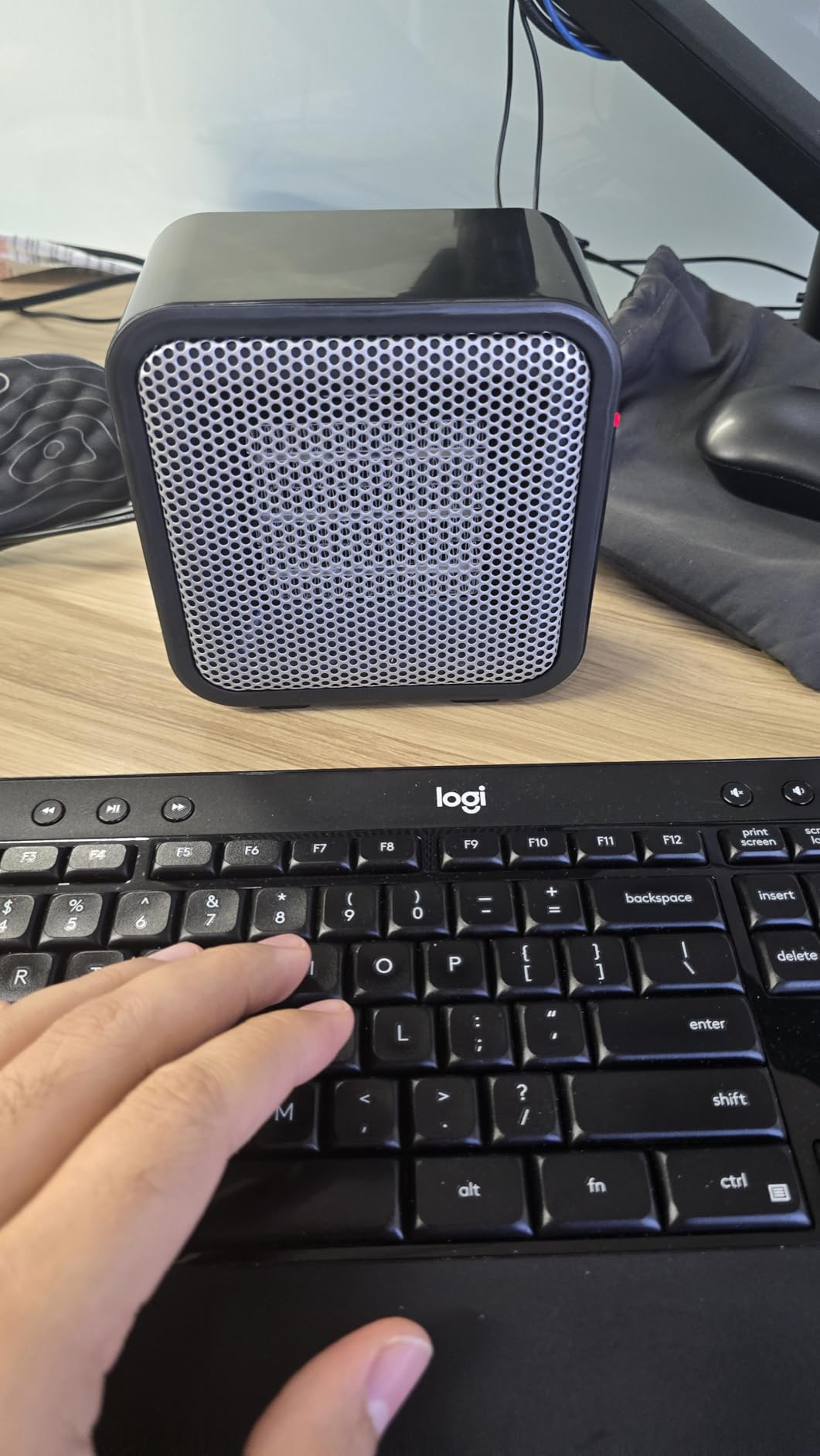 Amazon Basics Ceramic Portable Mini Space Heater for Office Desk, Indoor Use, Fast Heating, Energy Efficient, 500W, With Tip-Over Protection, Lightweight 1.4 lbs, Black, 5.87