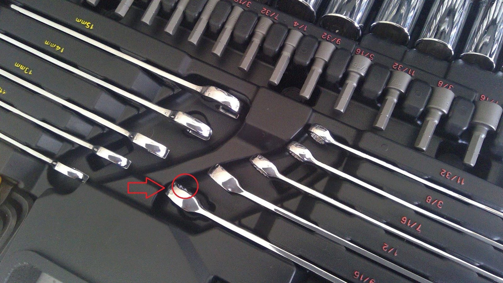 DEWALT Mechanics Tool Set, 1/4 and 3/8 Inch Drive, SAE, 172-Piece (DWMT81533) customer photo 1