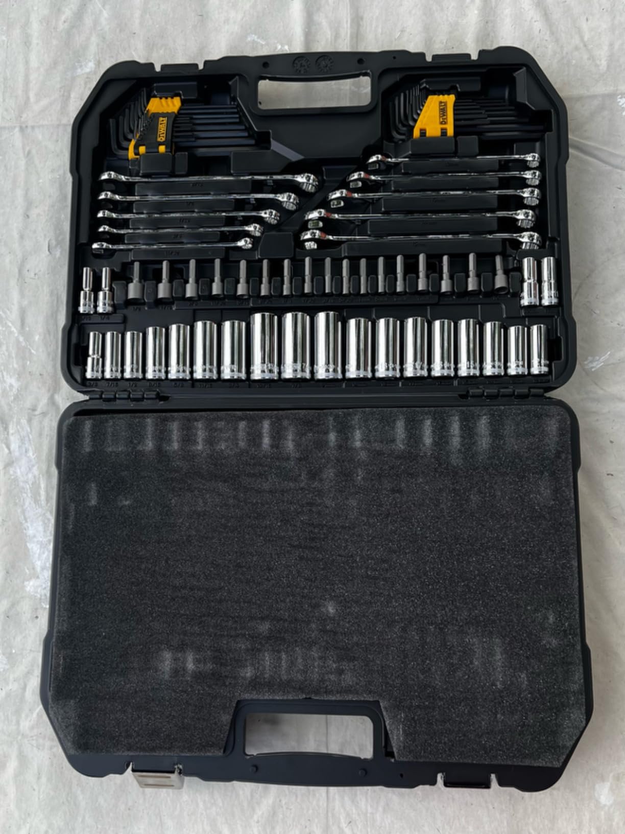 DEWALT Mechanics Tool Set, 1/4 and 3/8 Inch Drive, SAE, 172-Piece (DWMT81533) customer photo 2